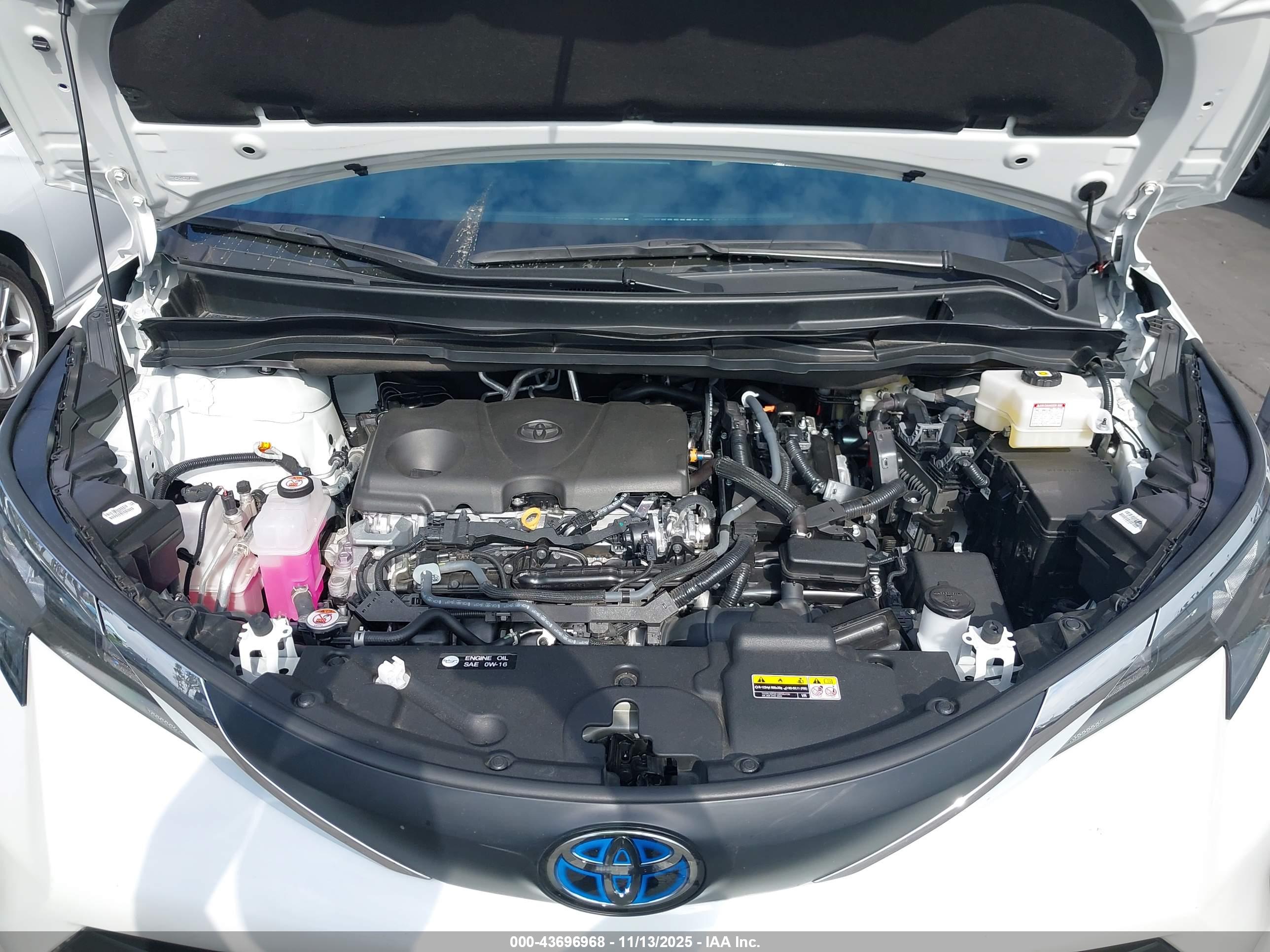 TOYOTA SIENNA image 10