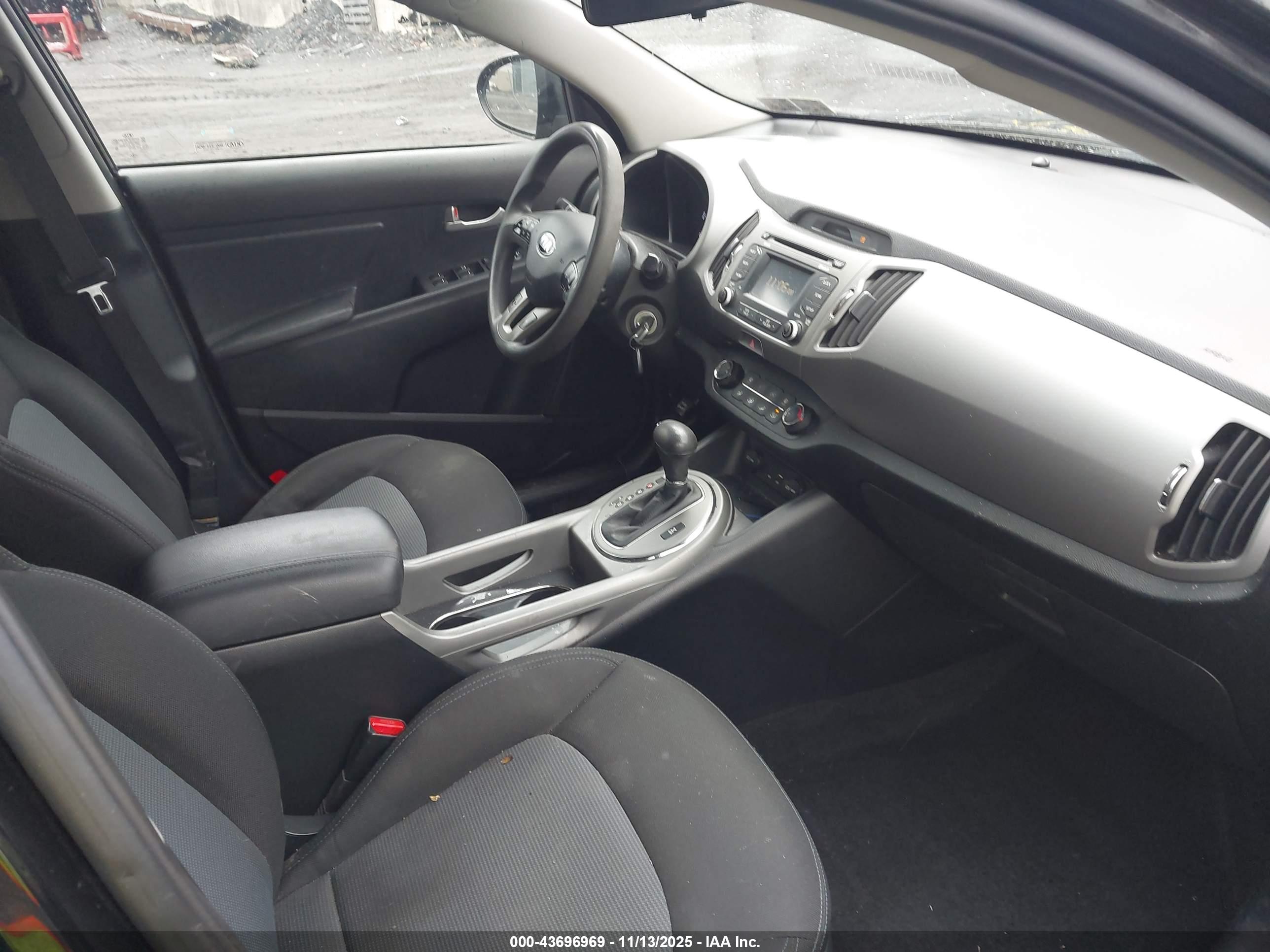 KIA SPORTAGE image 5