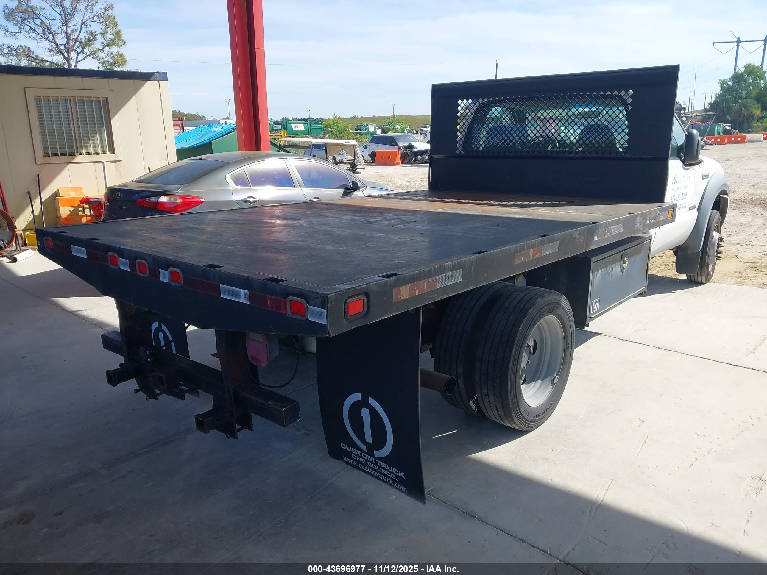 FORD F-550 image 4