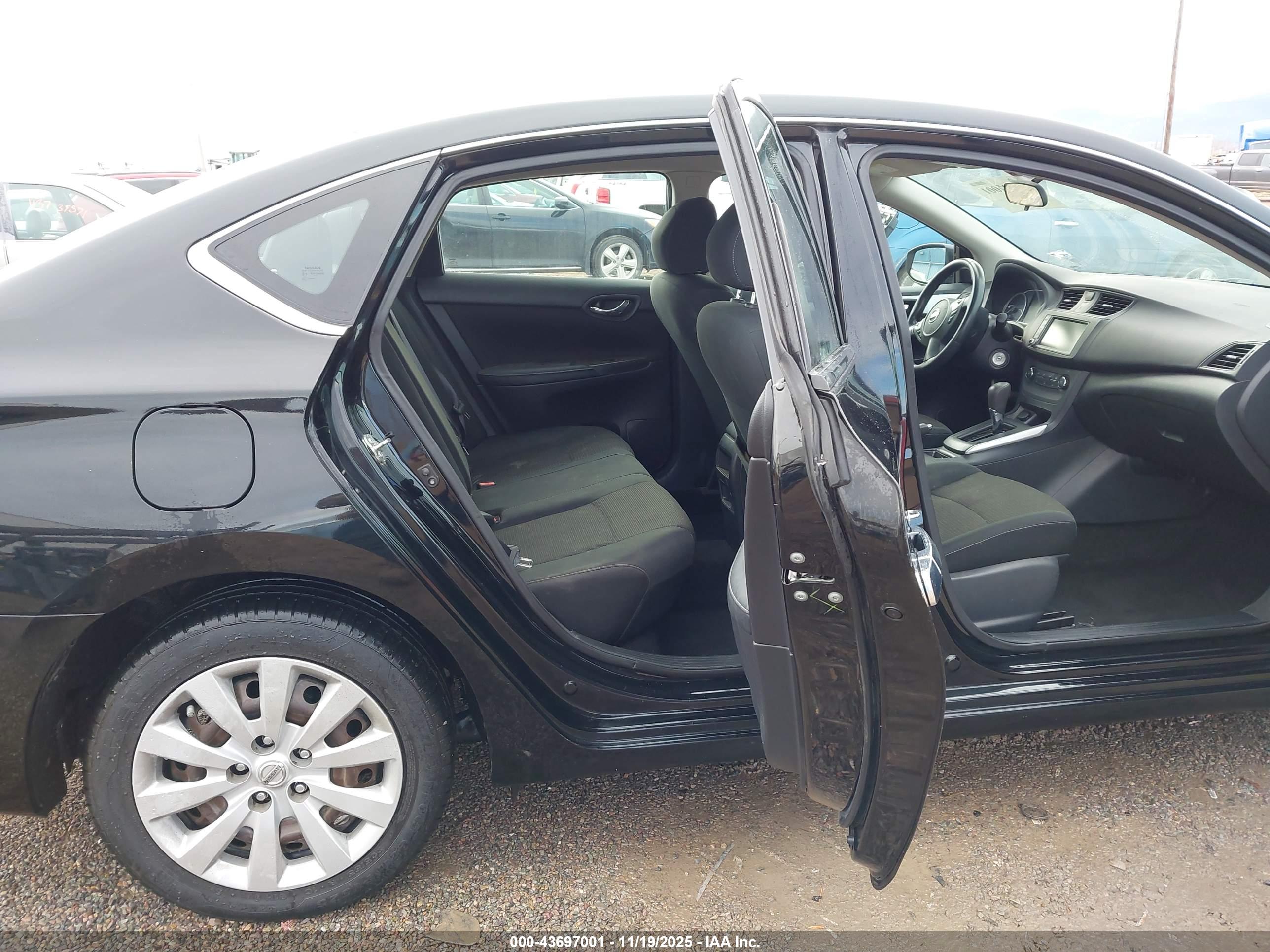 NISSAN SENTRA image 8