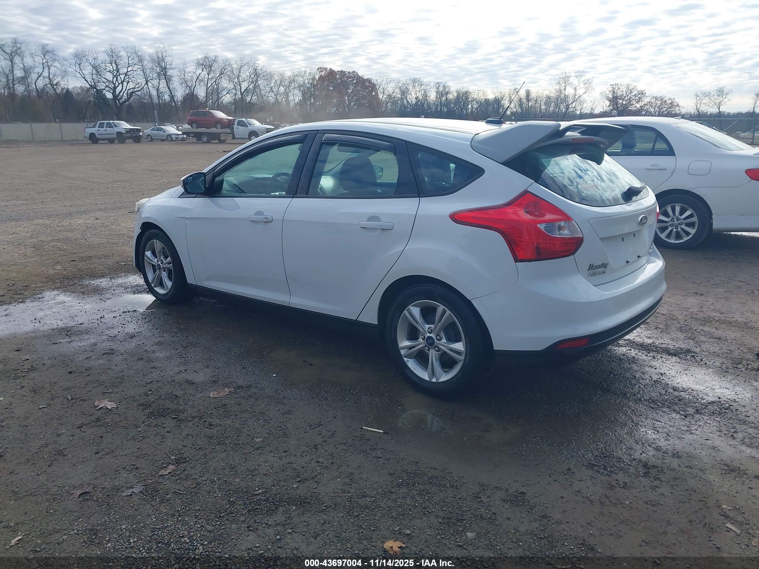 FORD FOCUS image 3