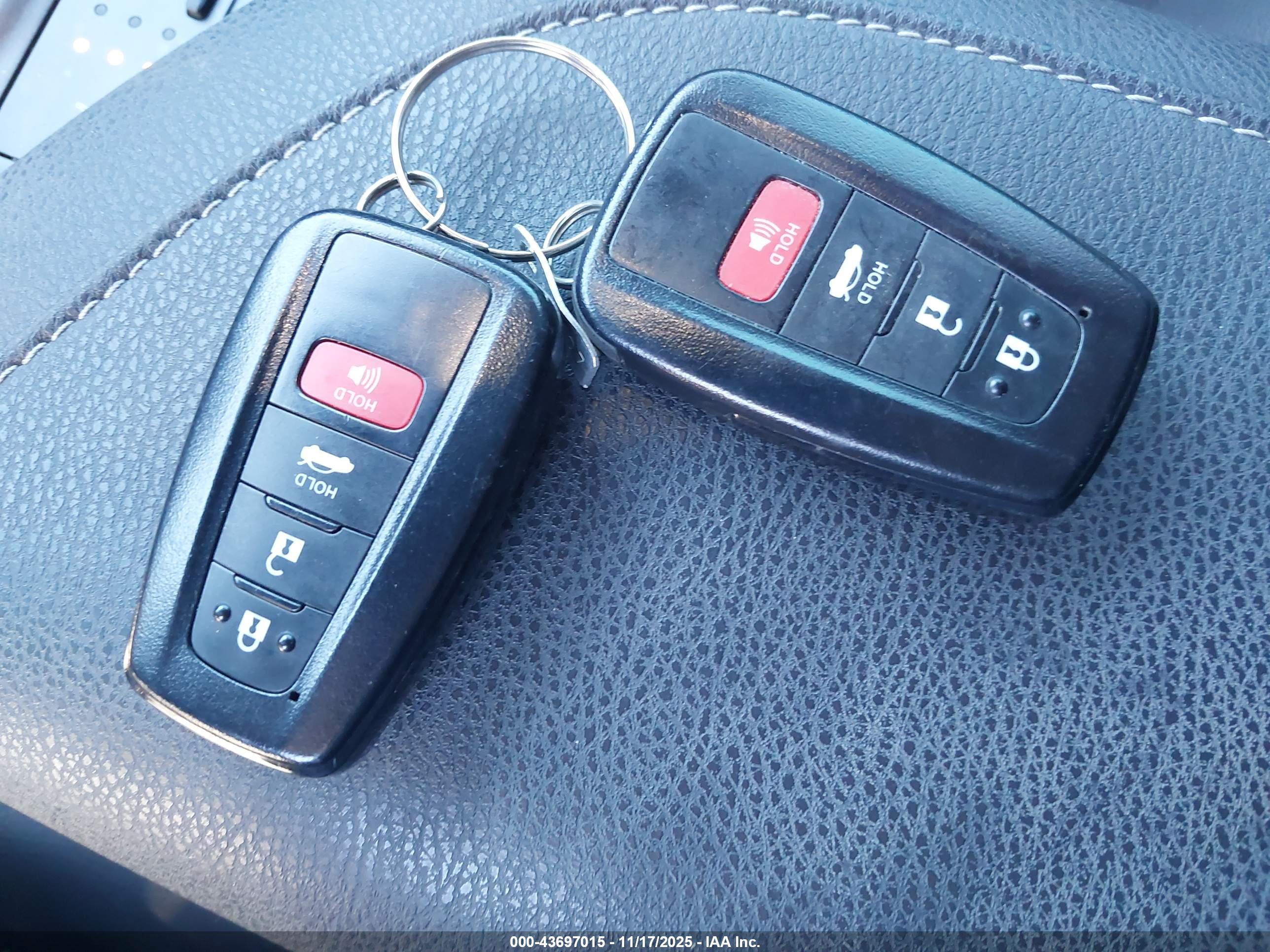 TOYOTA CAMRY image 11