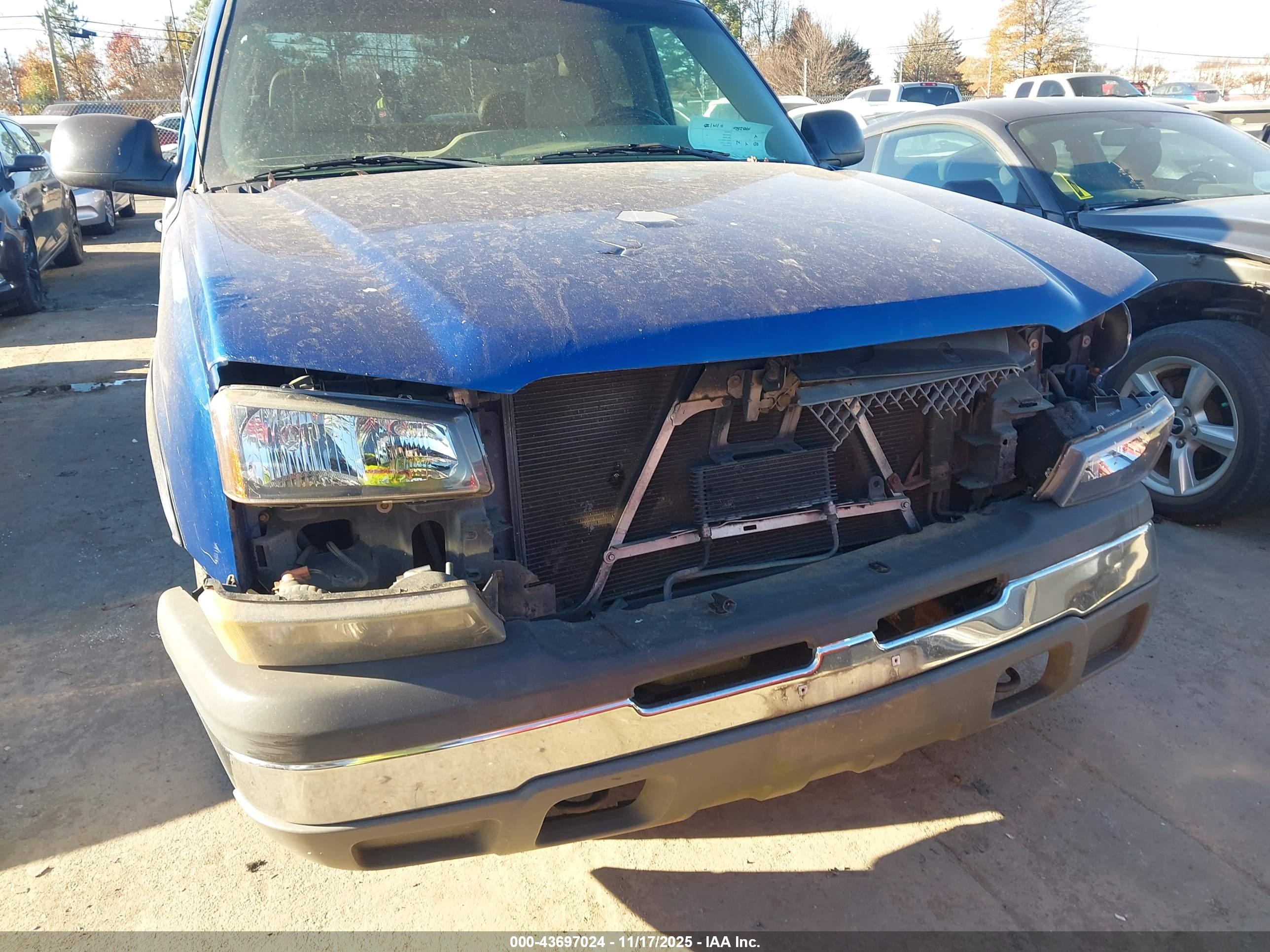 CHEVROLET SILVERADO image 6