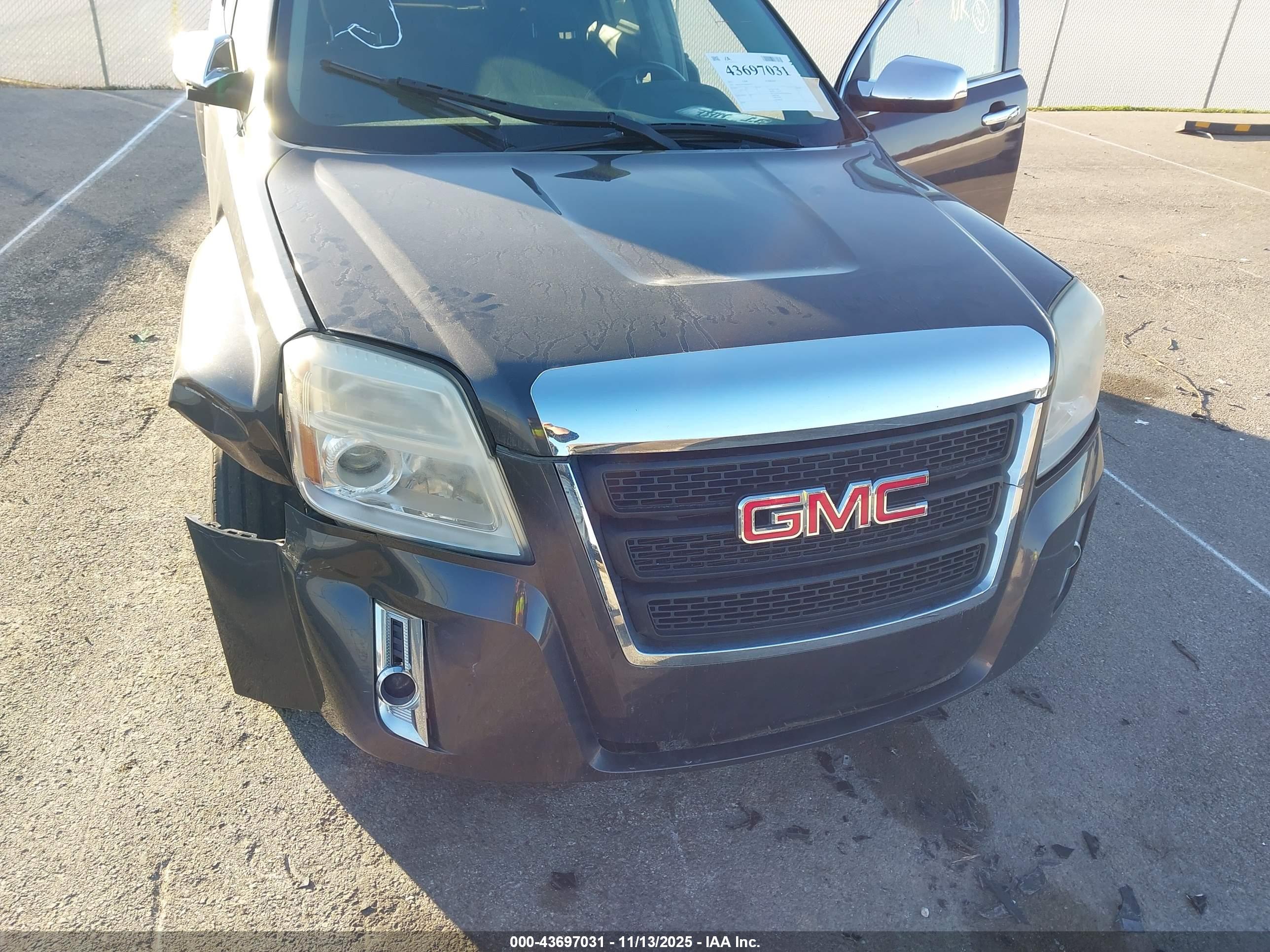 GMC TERRAIN image 6