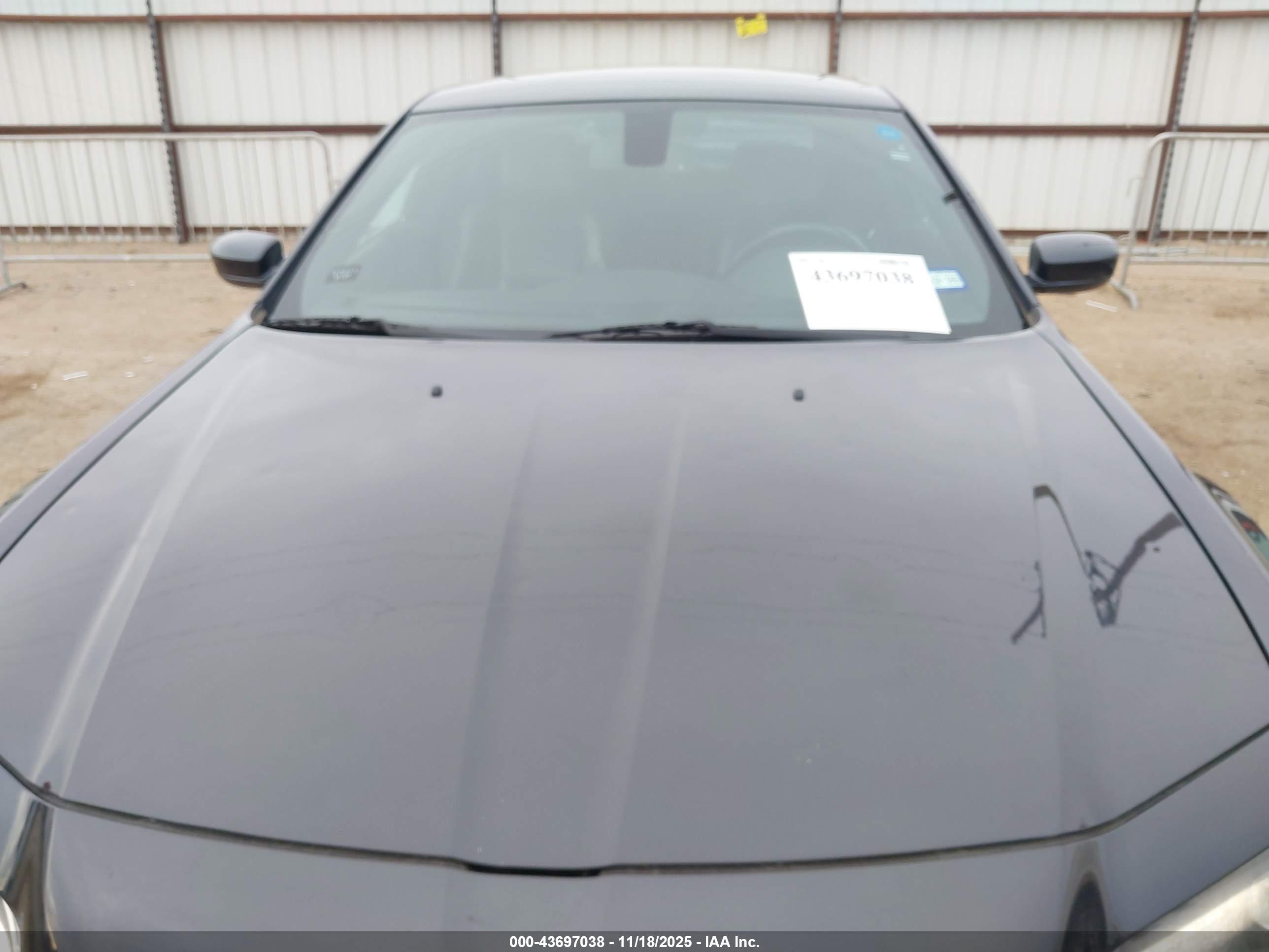 CHRYSLER 300 image 6