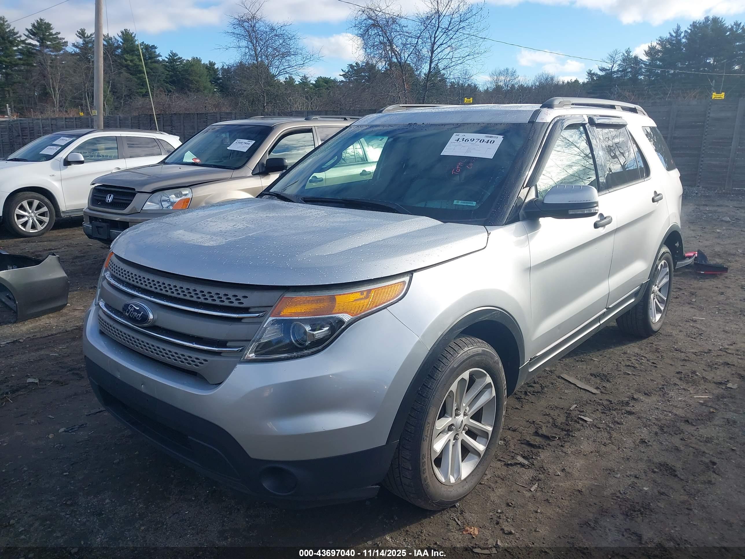 FORD EXPLORER image 2