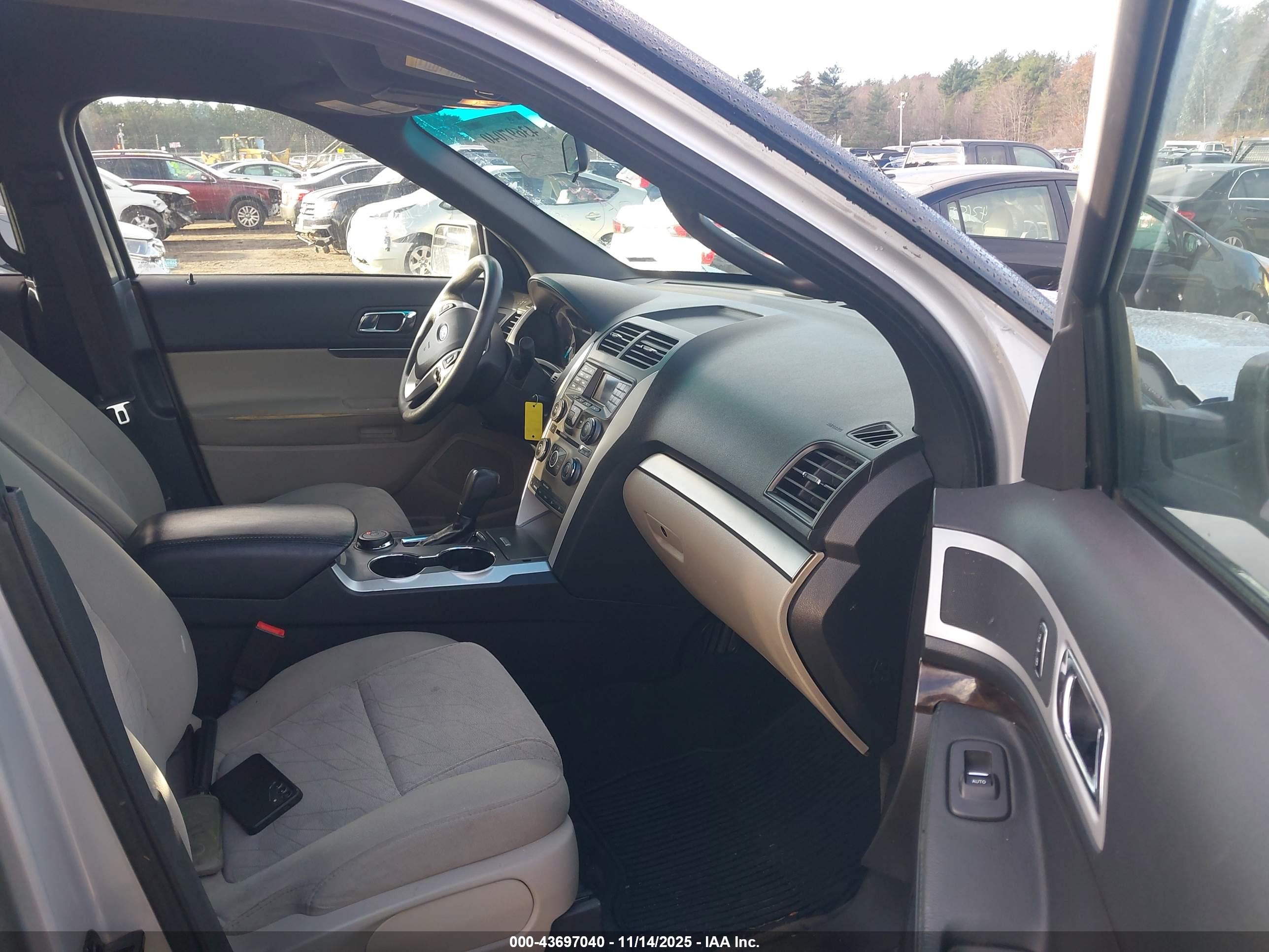 FORD EXPLORER image 5