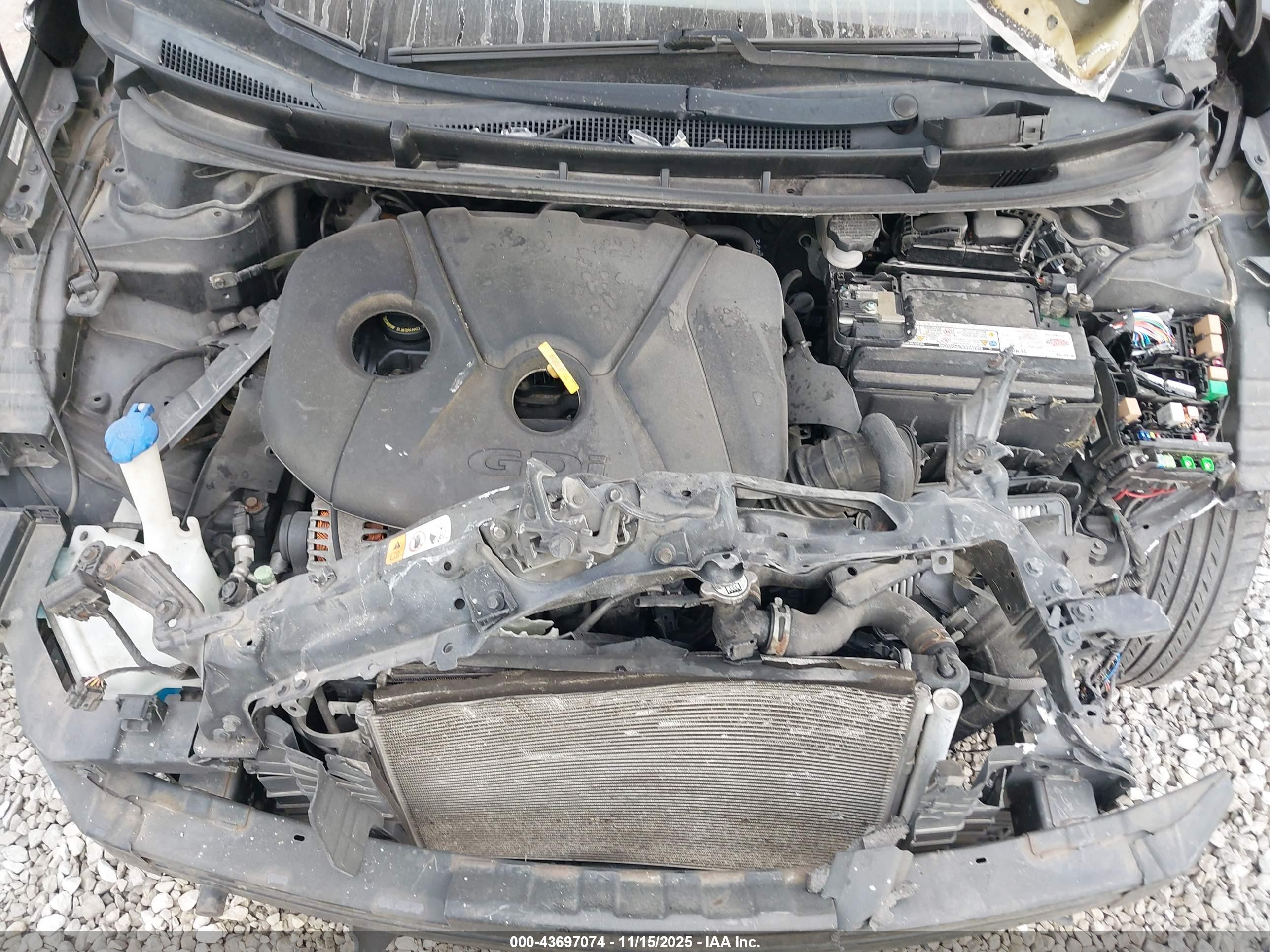HYUNDAI ELANTRA image 10