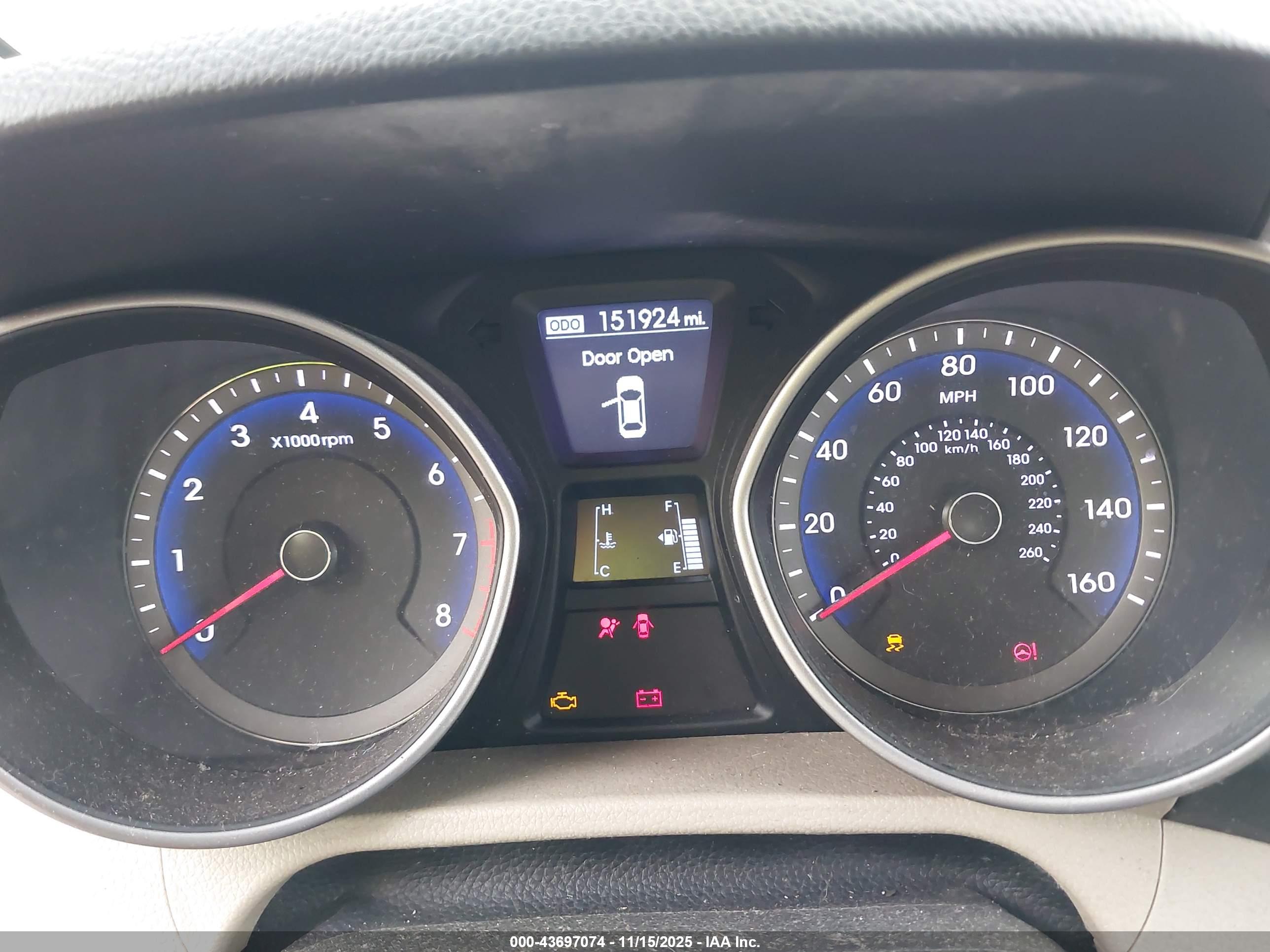 HYUNDAI ELANTRA image 7
