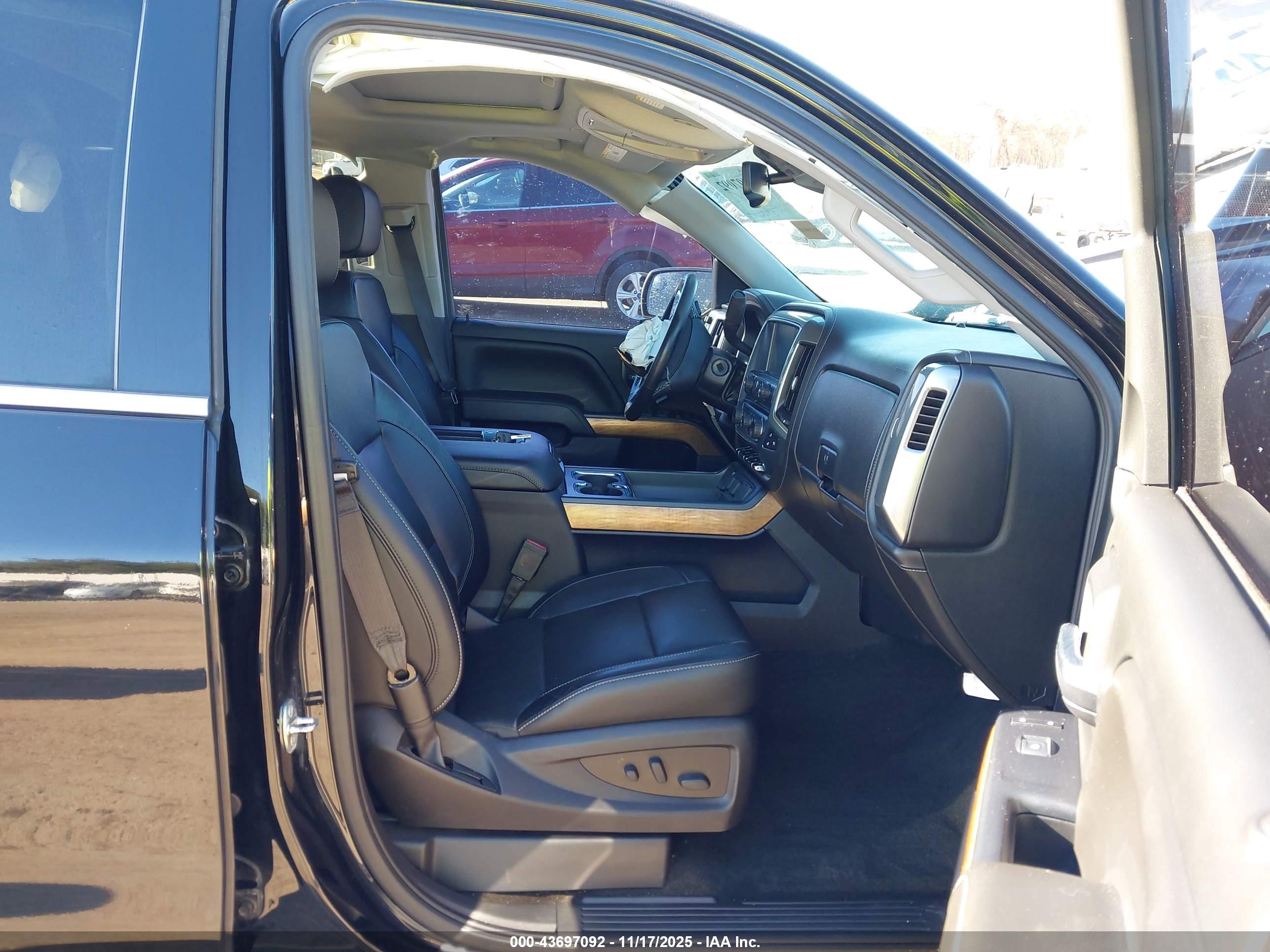 CHEVROLET SILVERADO image 5