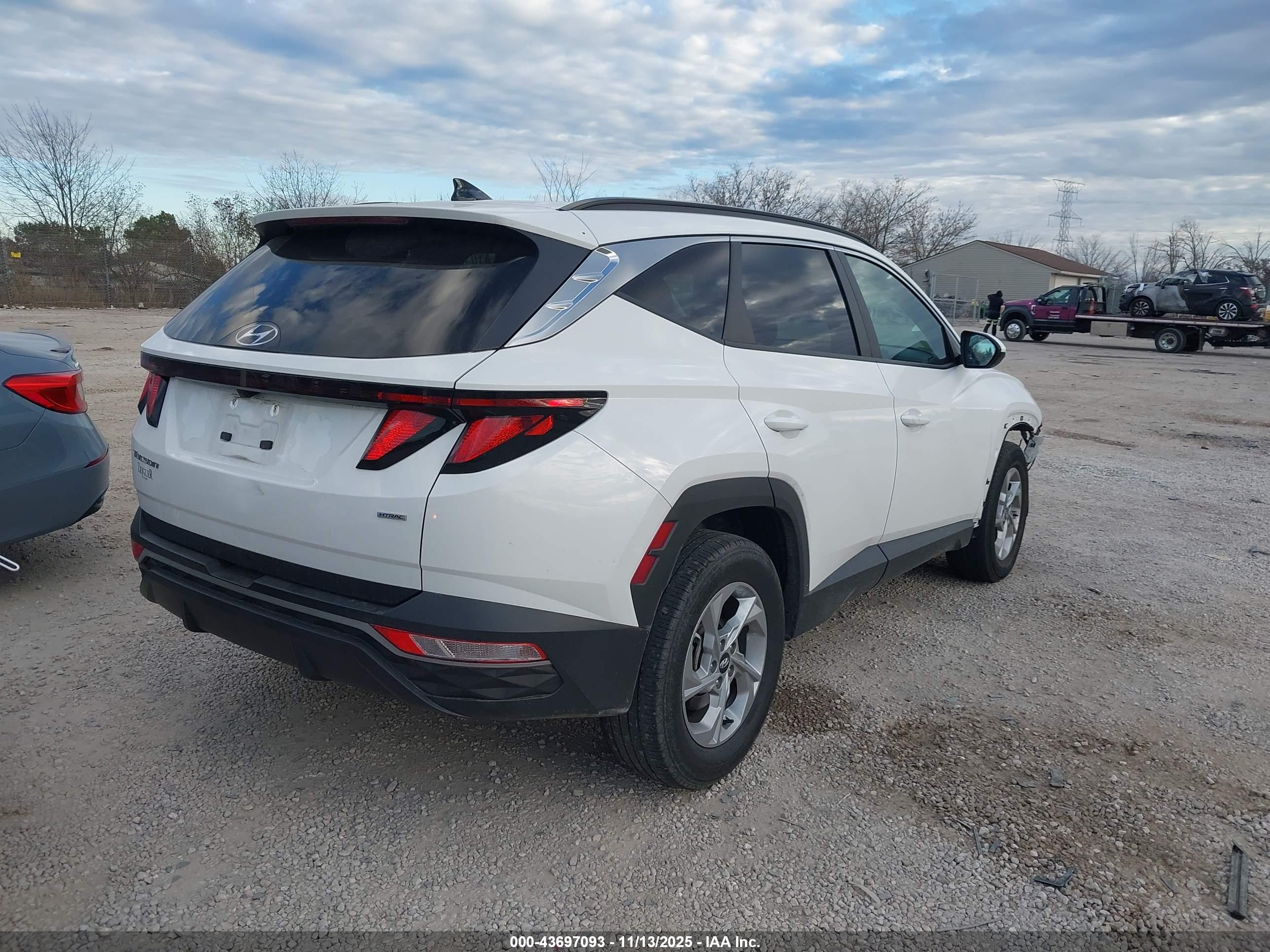 HYUNDAI TUCSON image 4