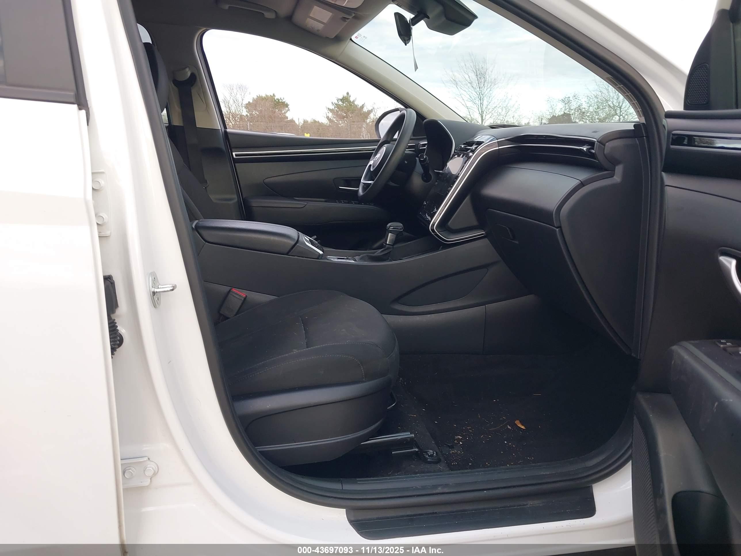 HYUNDAI TUCSON image 5