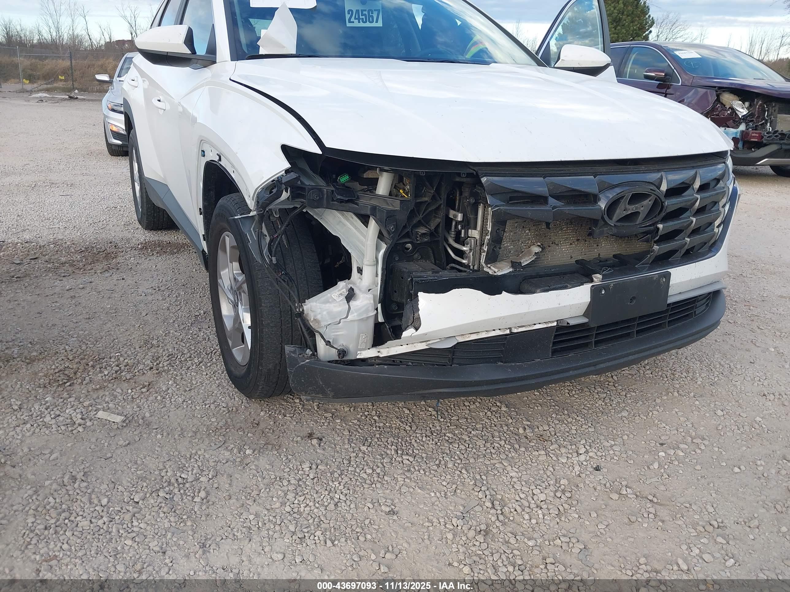 HYUNDAI TUCSON image 6
