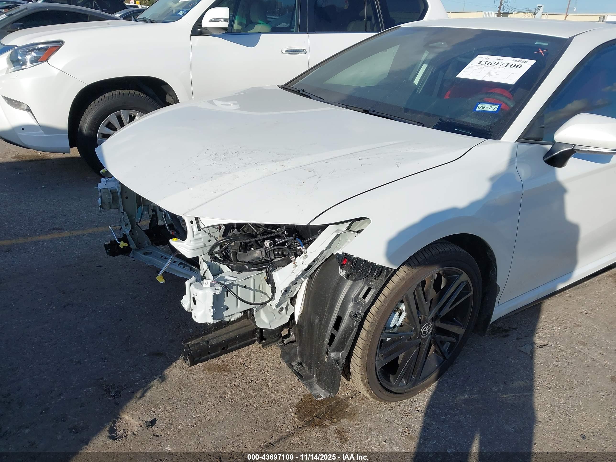 TOYOTA CAMRY image 6