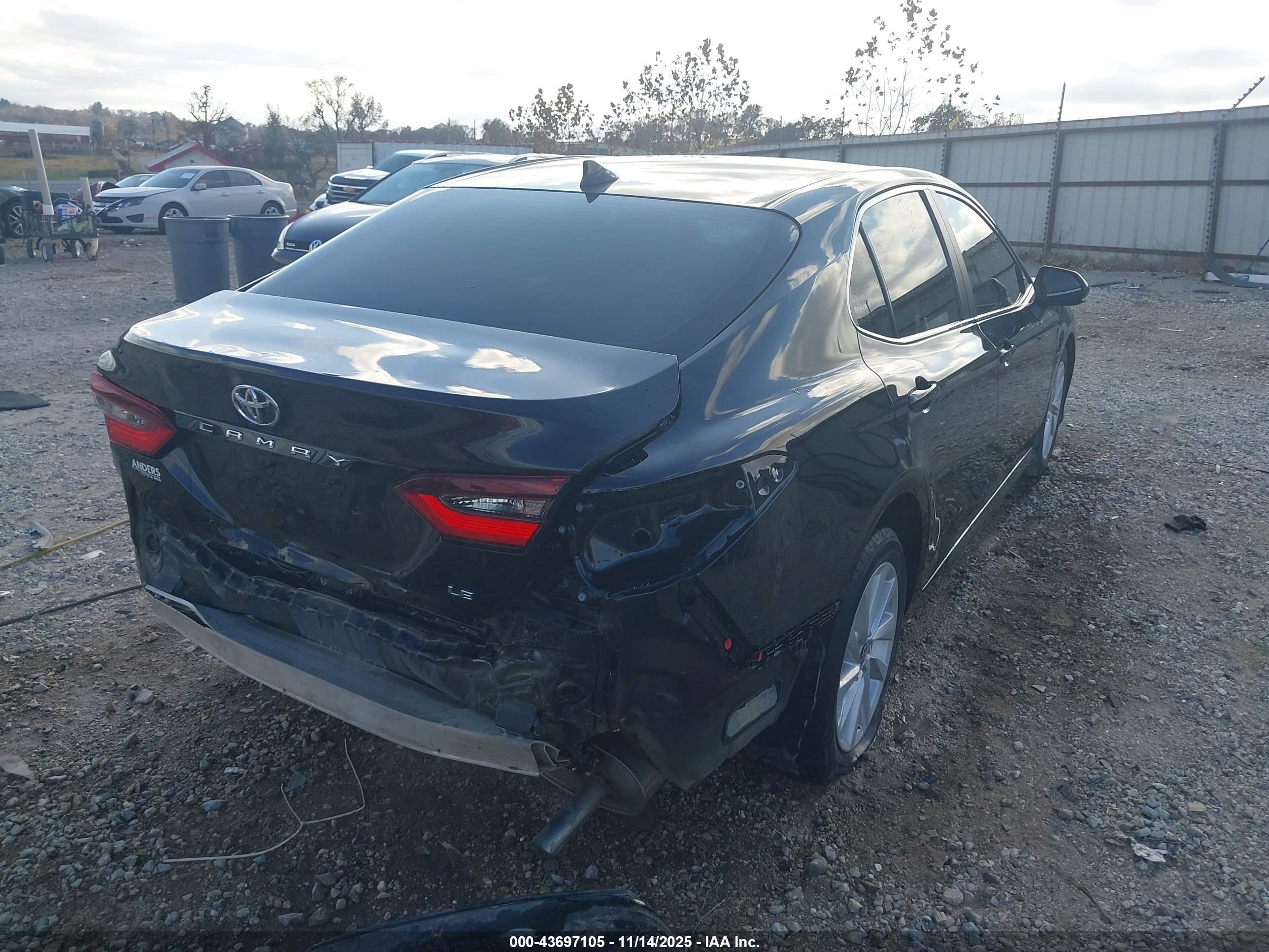 TOYOTA CAMRY image 4