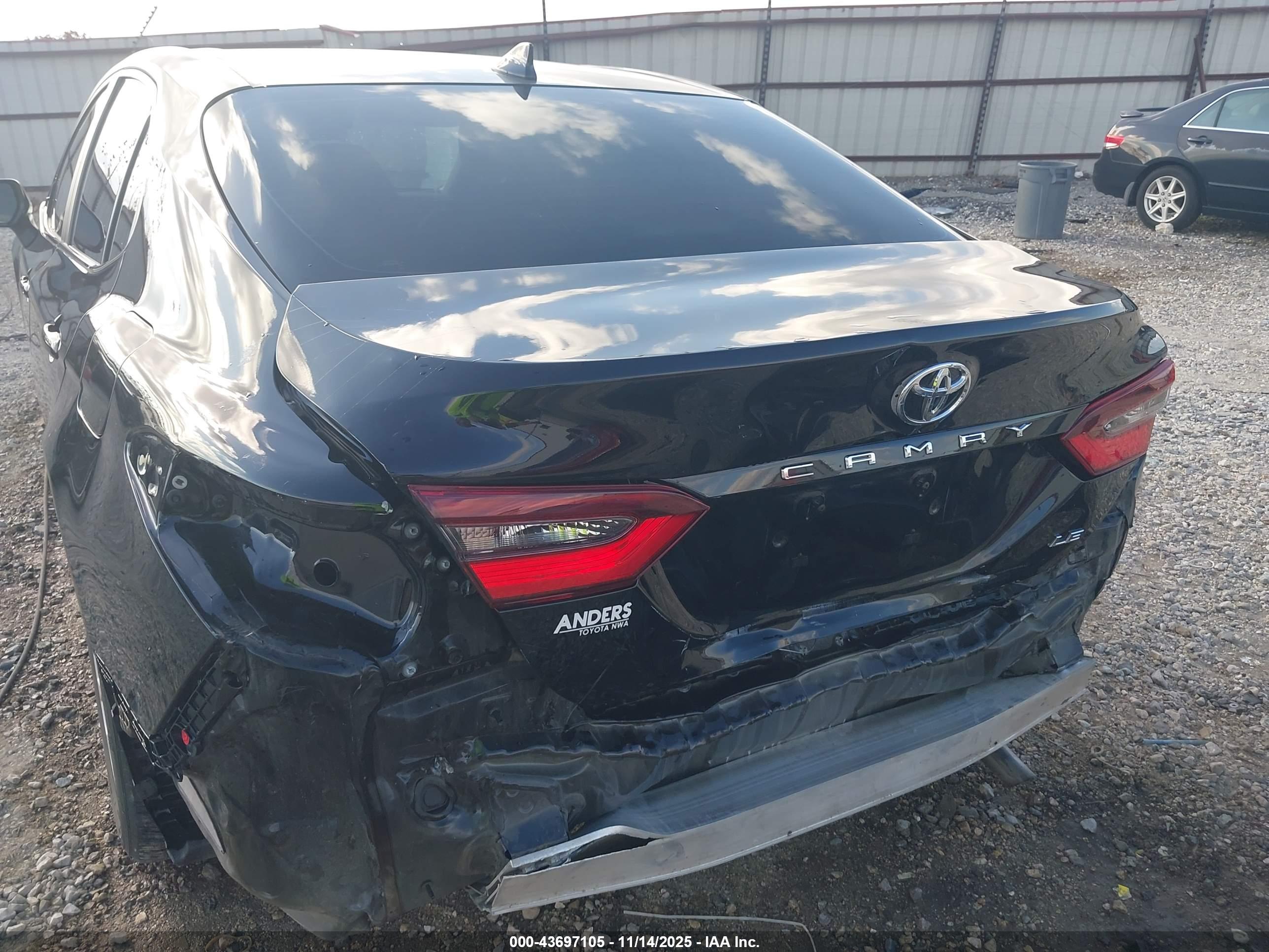 TOYOTA CAMRY image 6