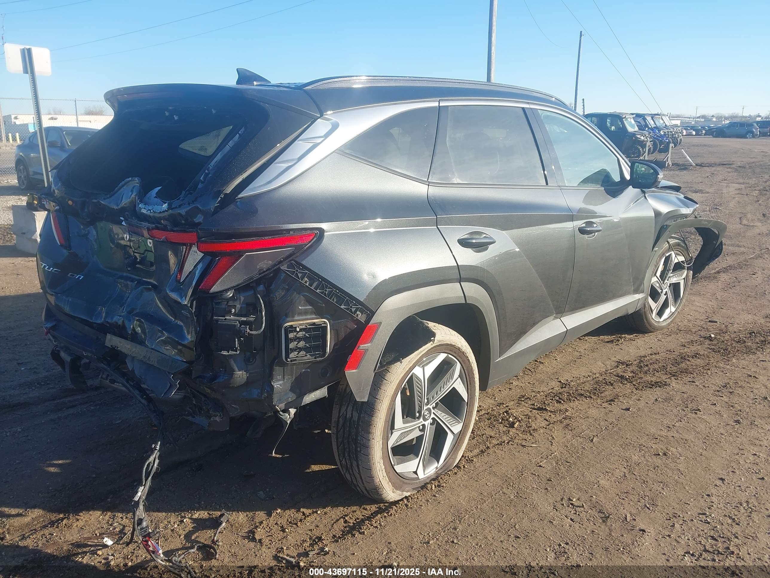 HYUNDAI TUCSON image 4