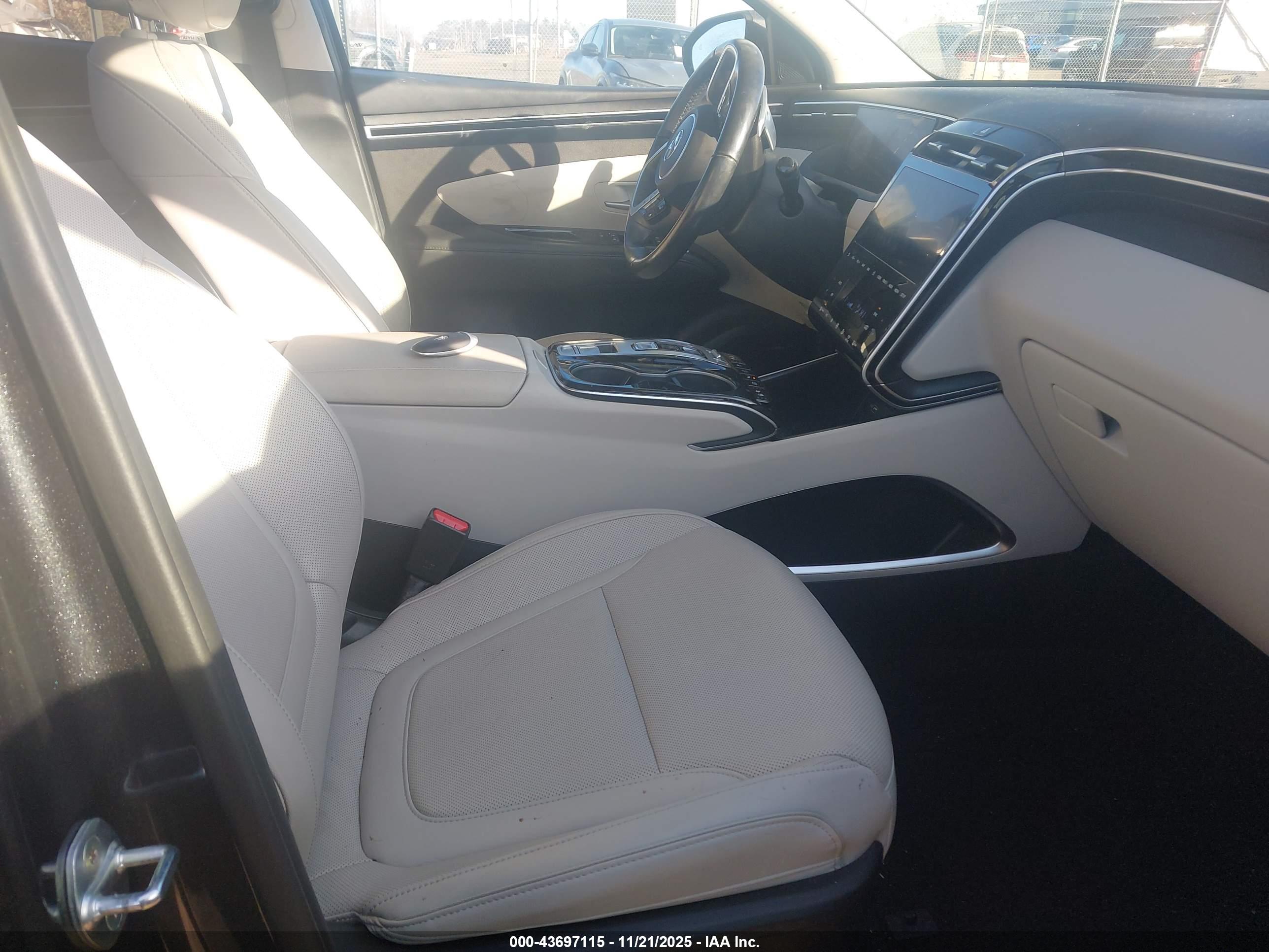 HYUNDAI TUCSON image 5