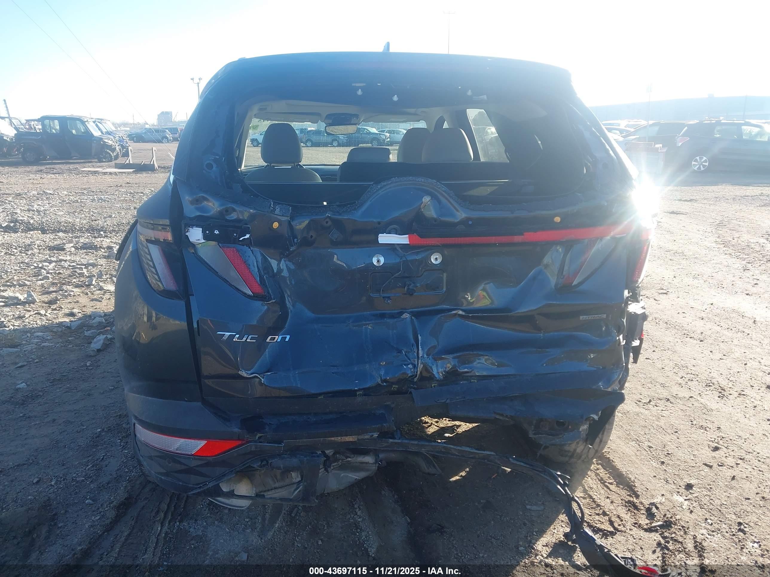 HYUNDAI TUCSON image 6