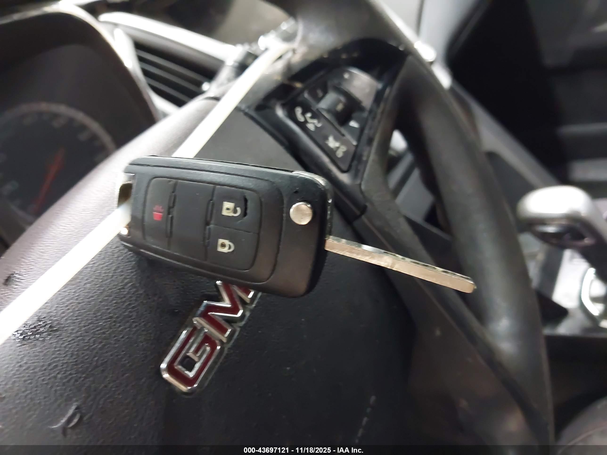 GMC TERRAIN image 11