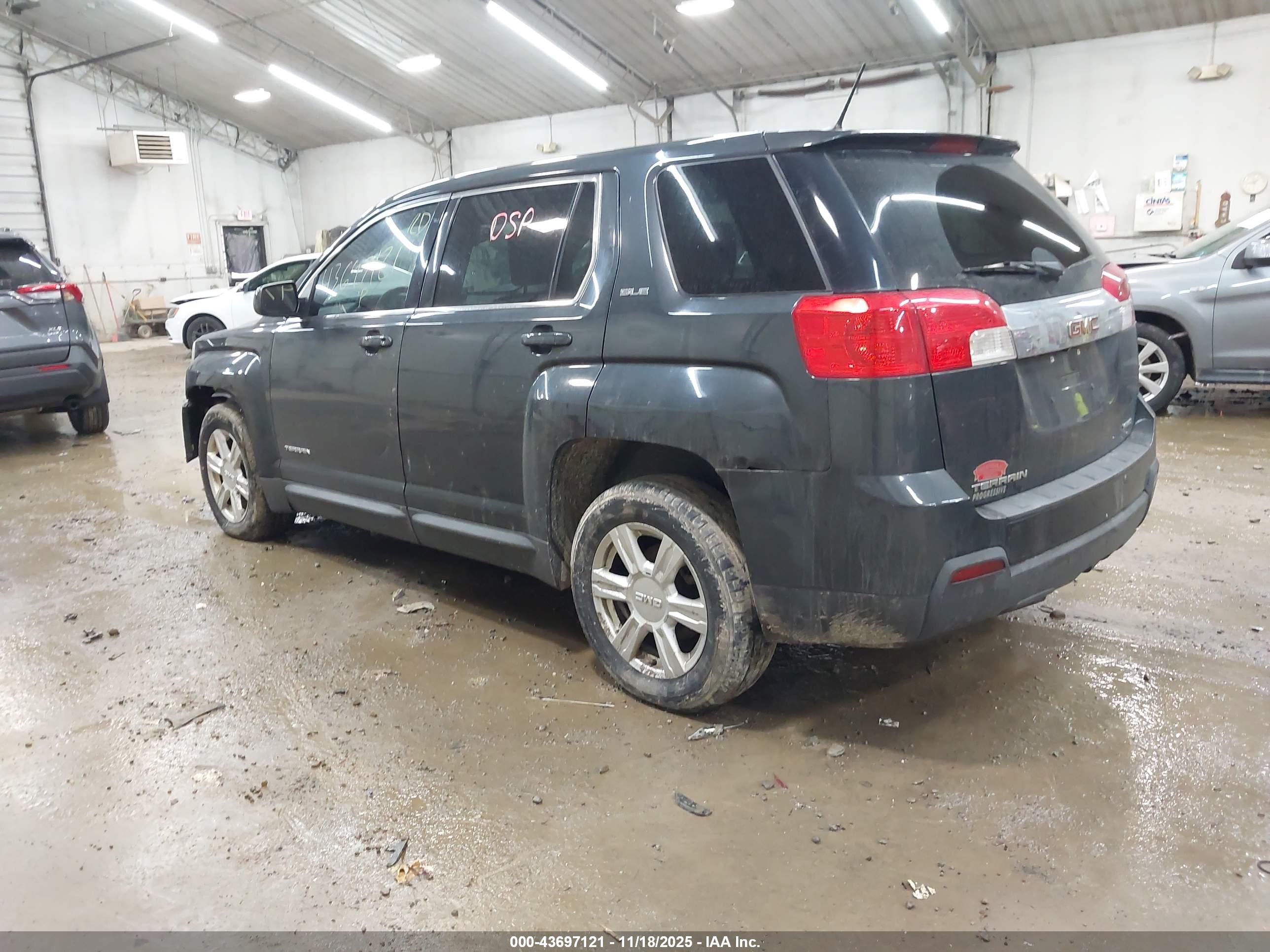GMC TERRAIN image 3
