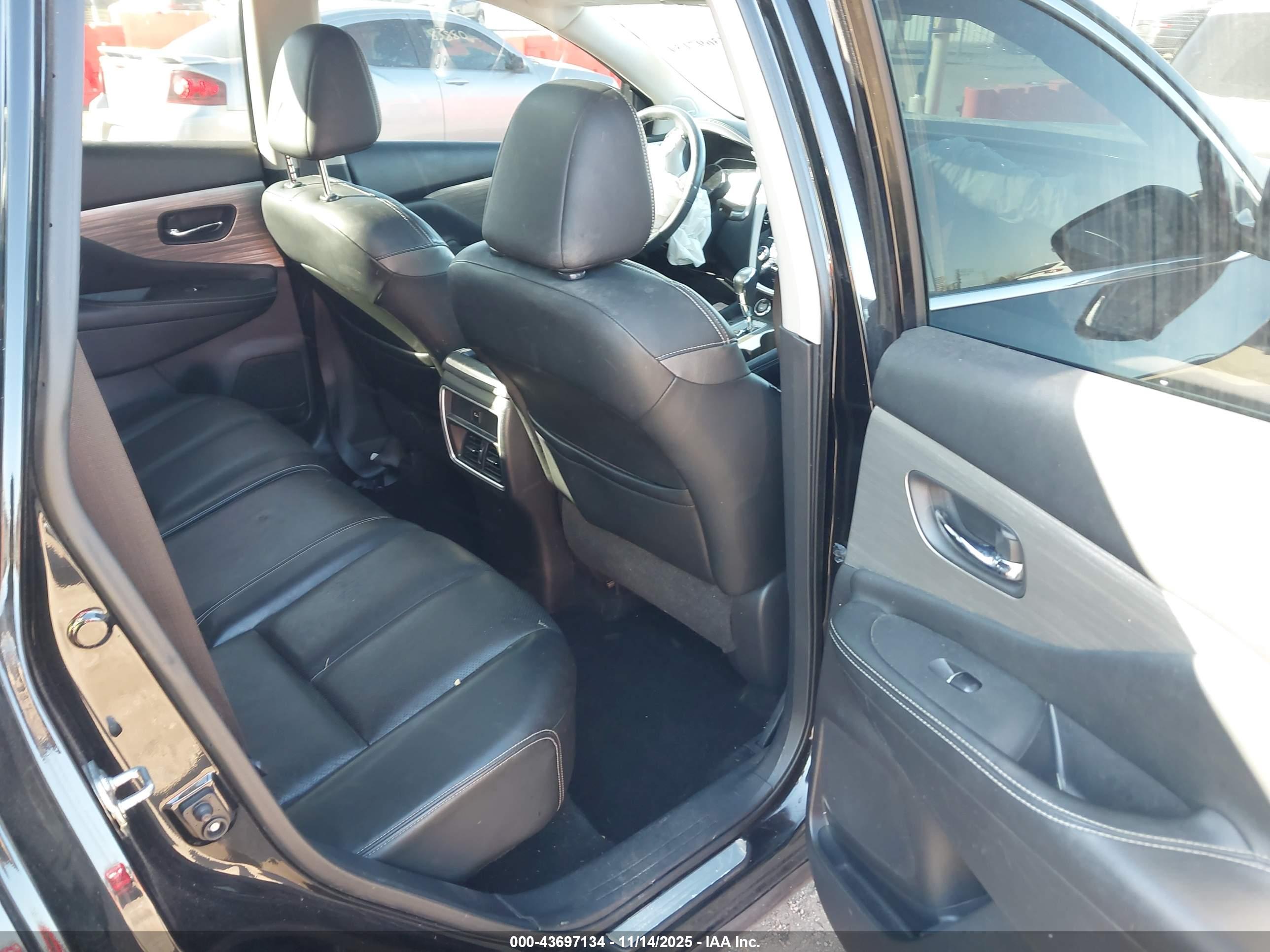 NISSAN MURANO image 8