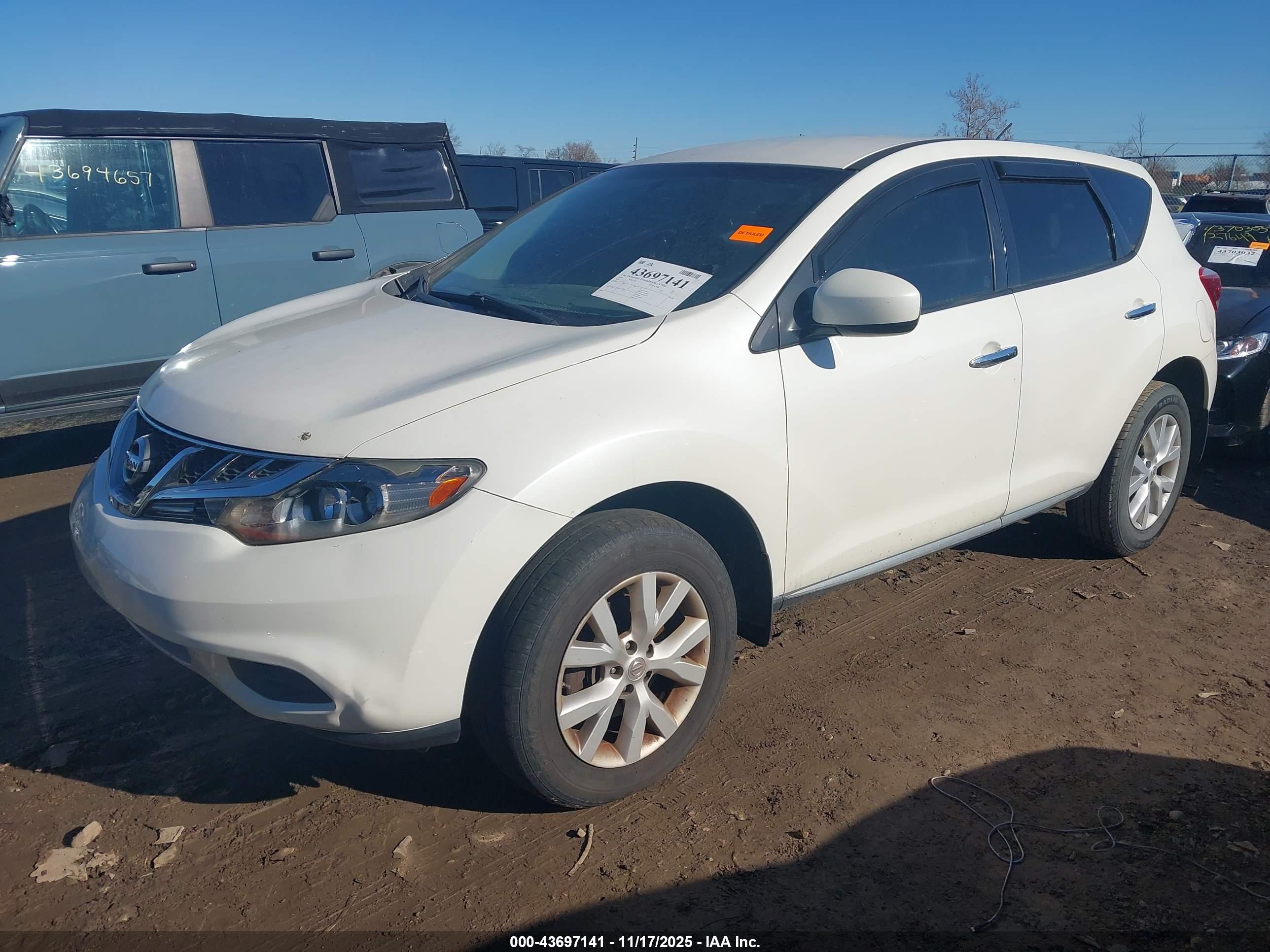 NISSAN MURANO image 2