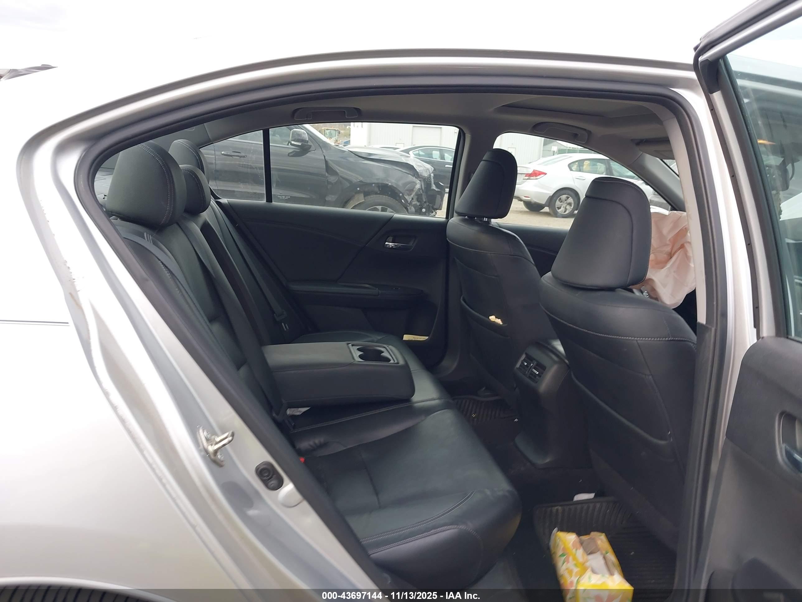 HONDA ACCORD image 8