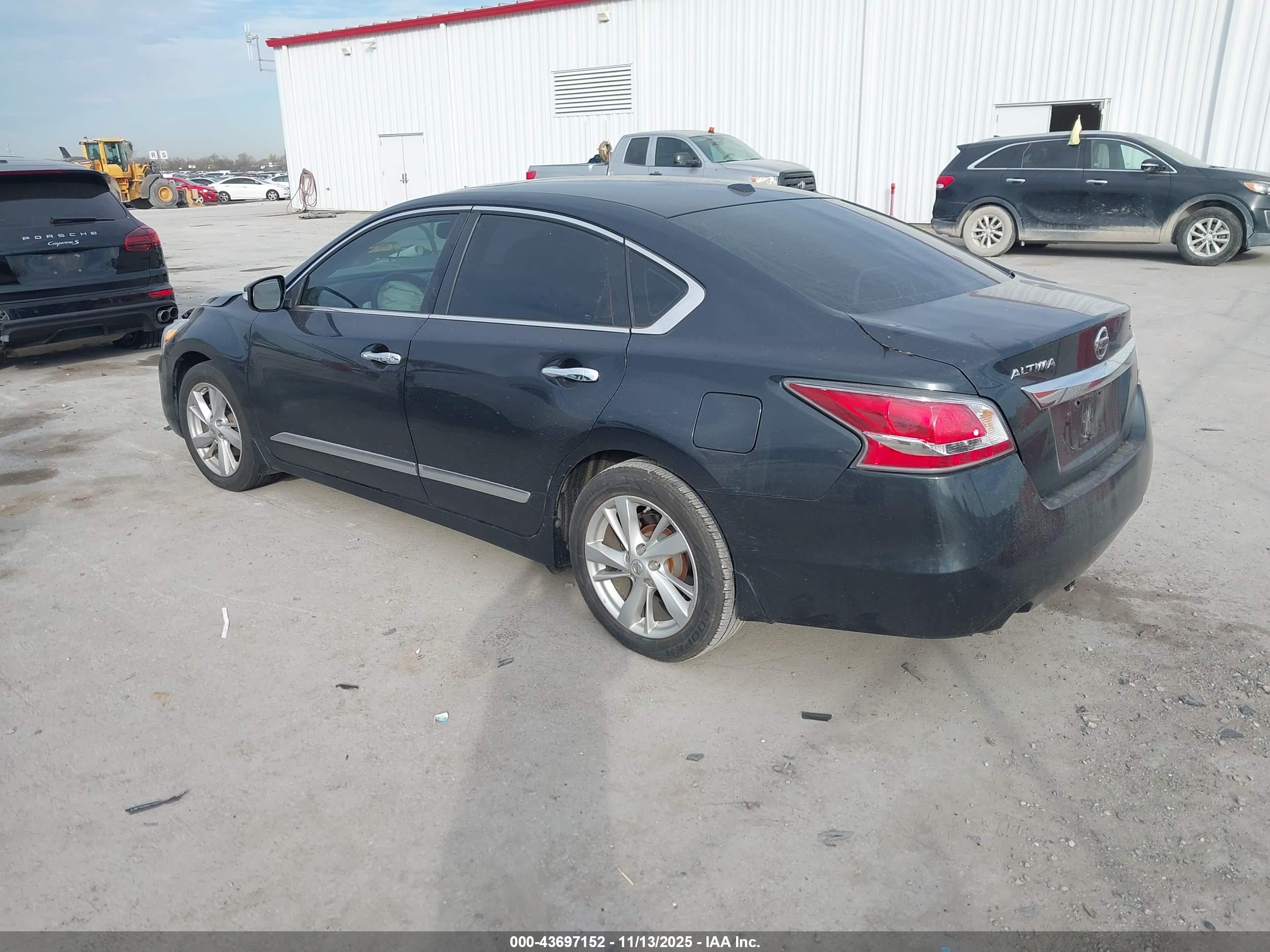NISSAN ALTIMA image 3