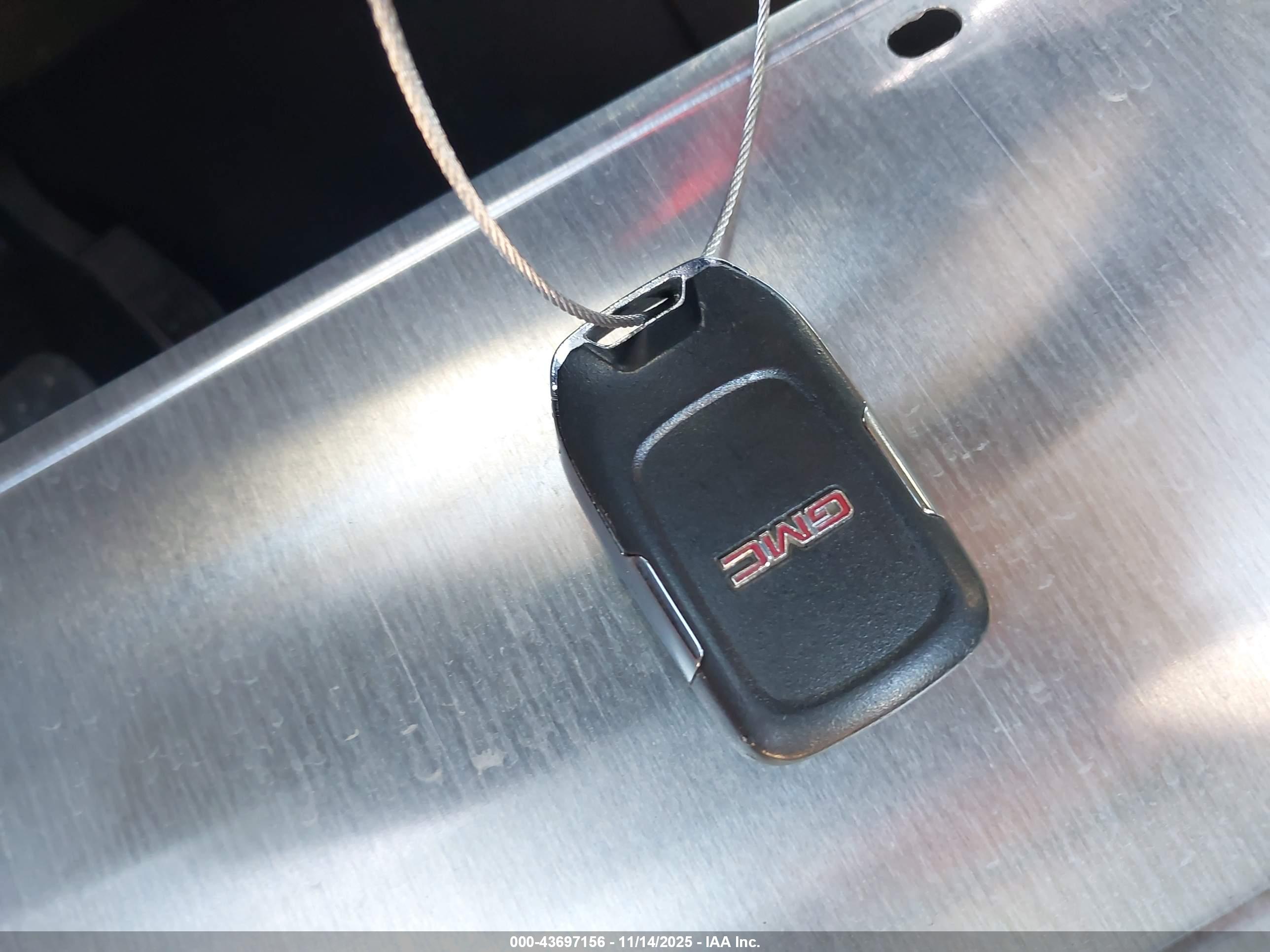 GMC ACADIA image 11