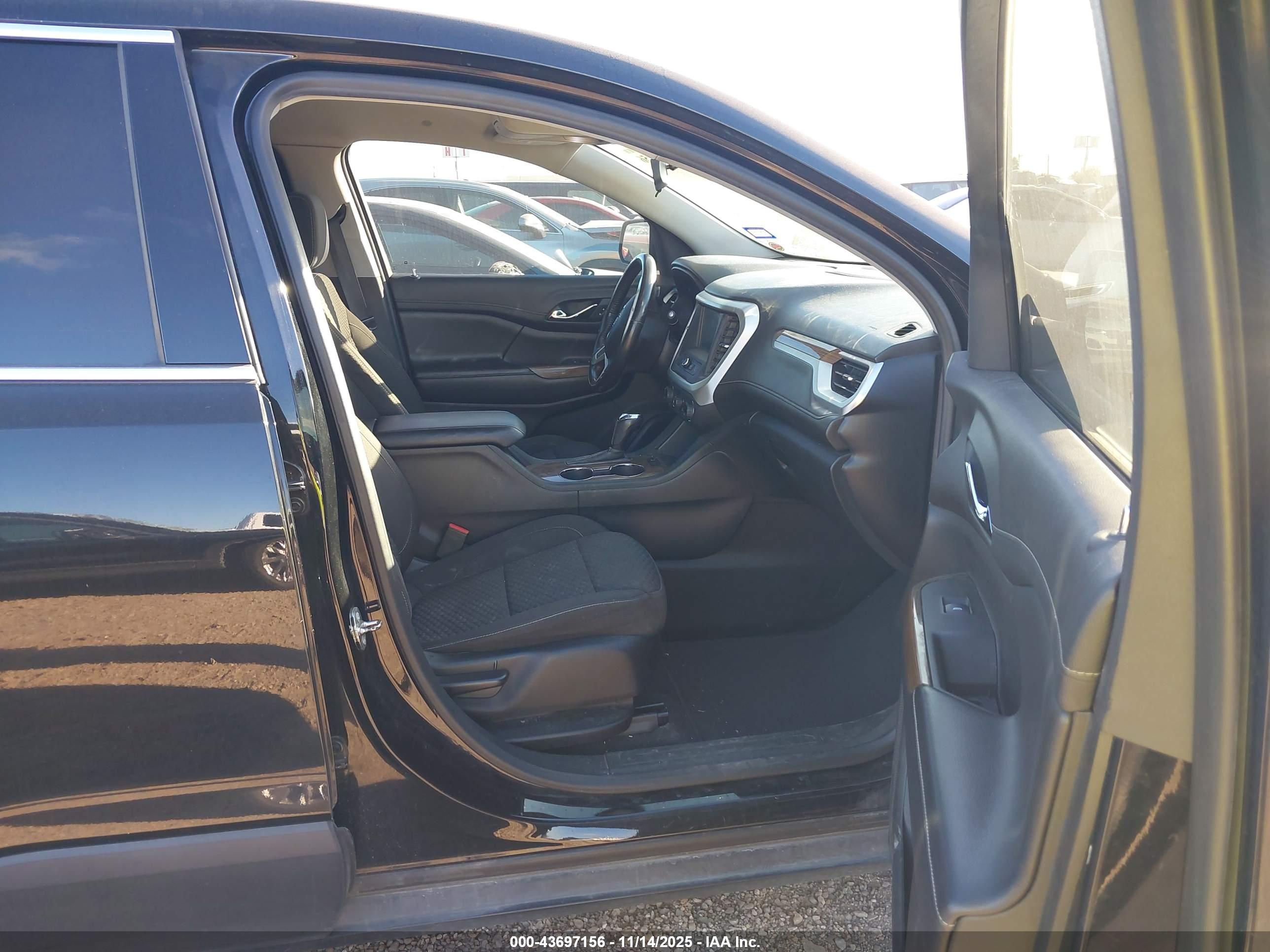 GMC ACADIA image 5