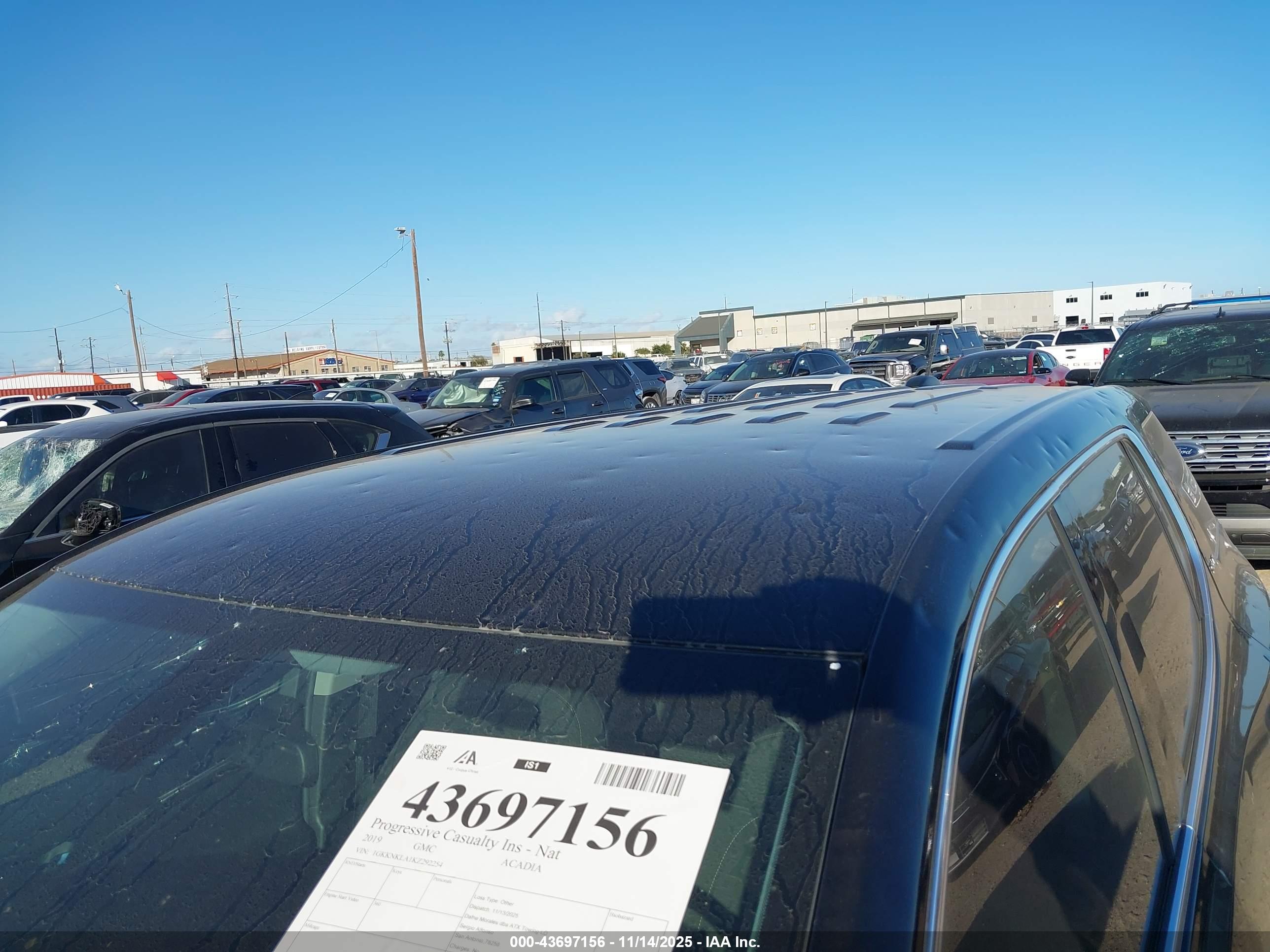 GMC ACADIA image 6