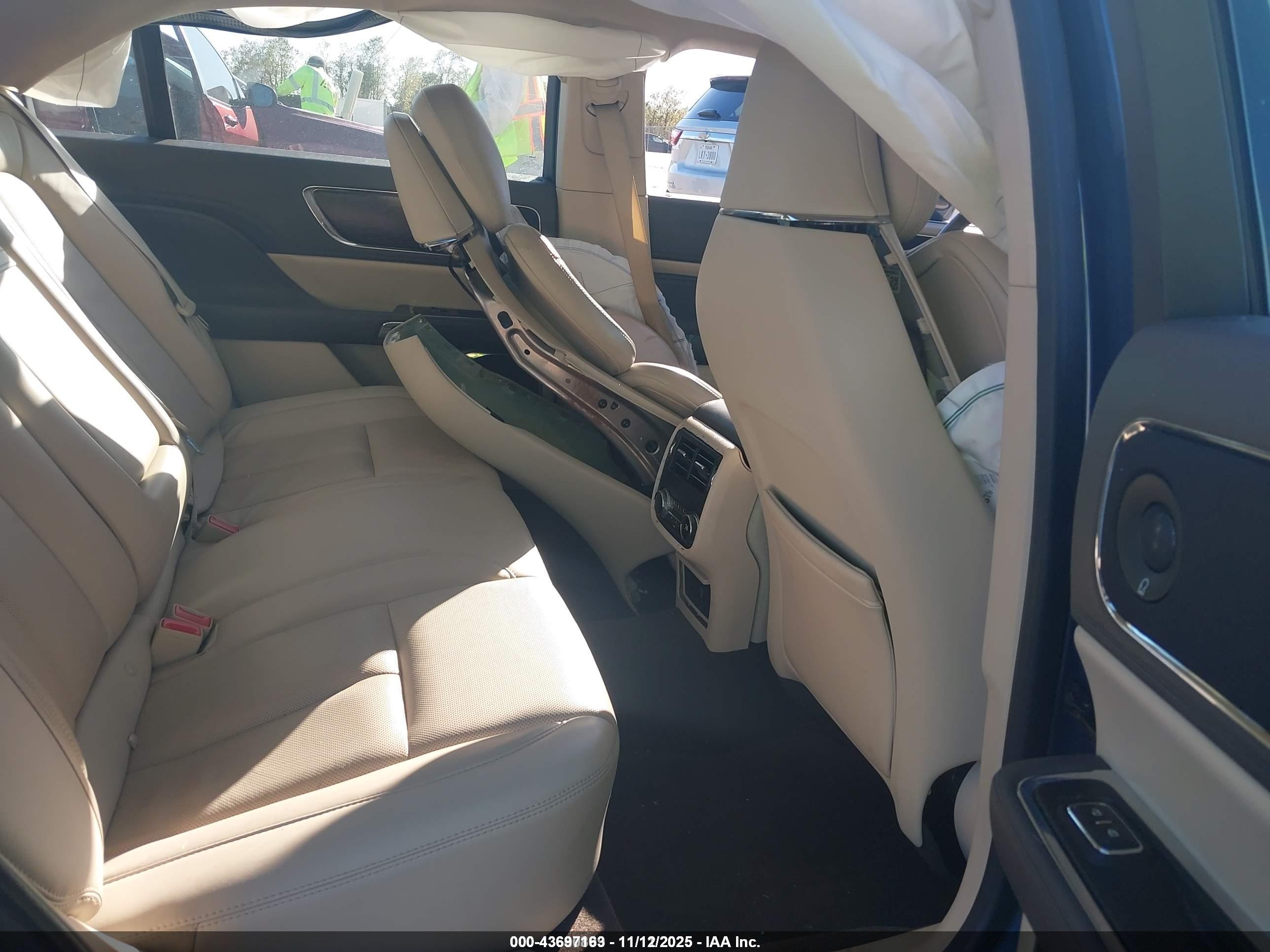 LINCOLN CONTINENTAL image 8
