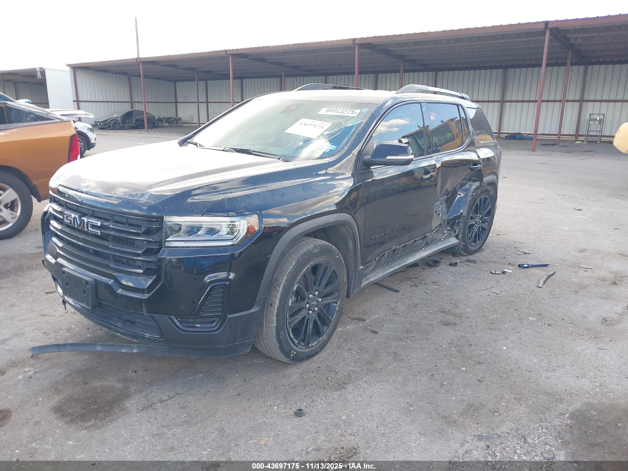 GMC ACADIA image 2