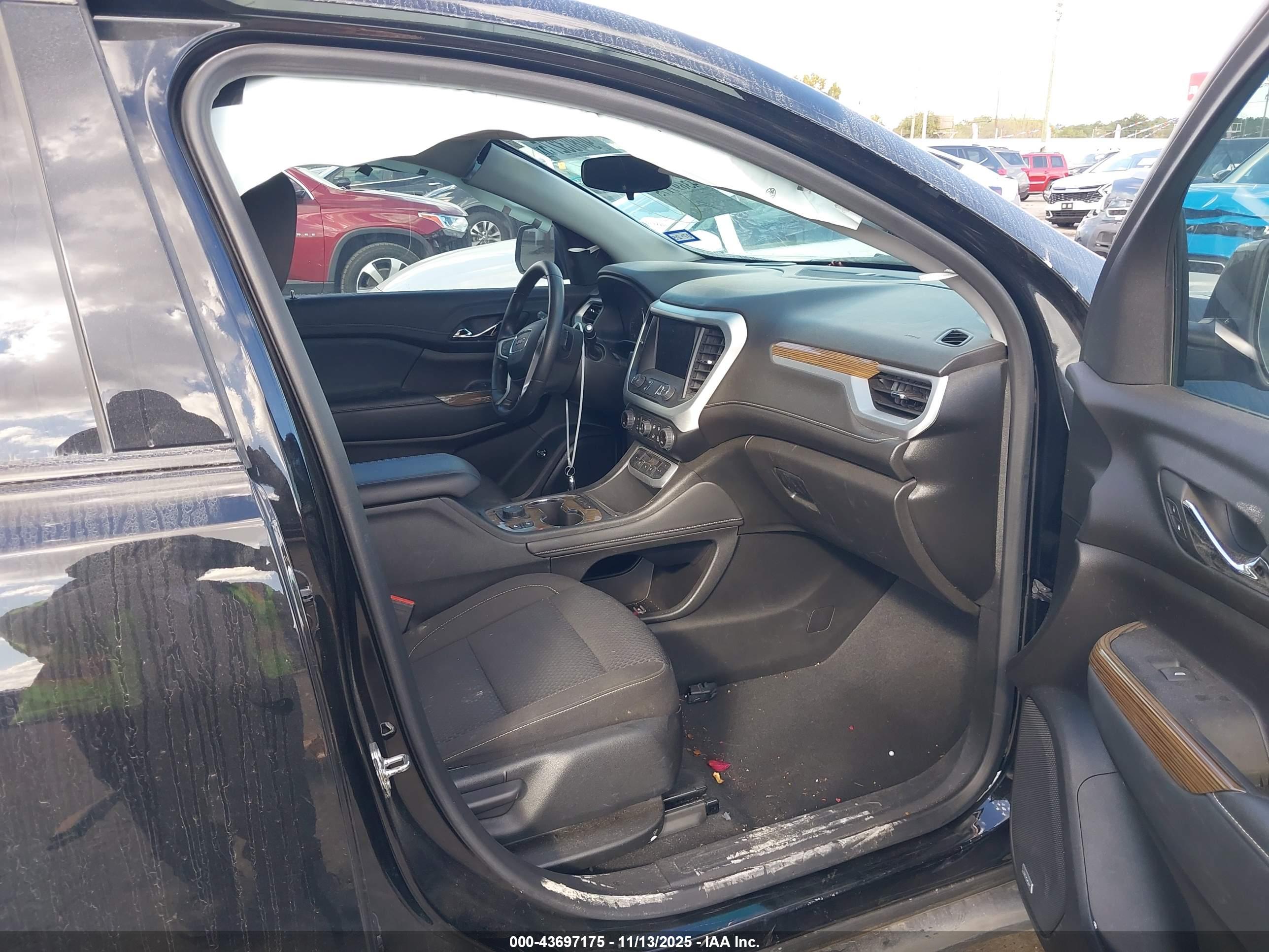 GMC ACADIA image 5