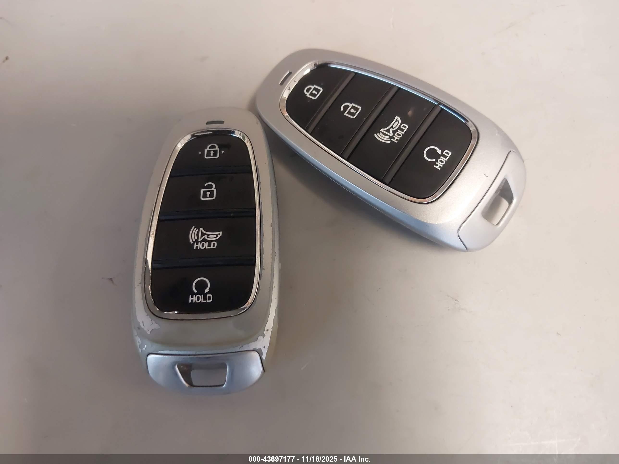 HYUNDAI TUCSON image 11