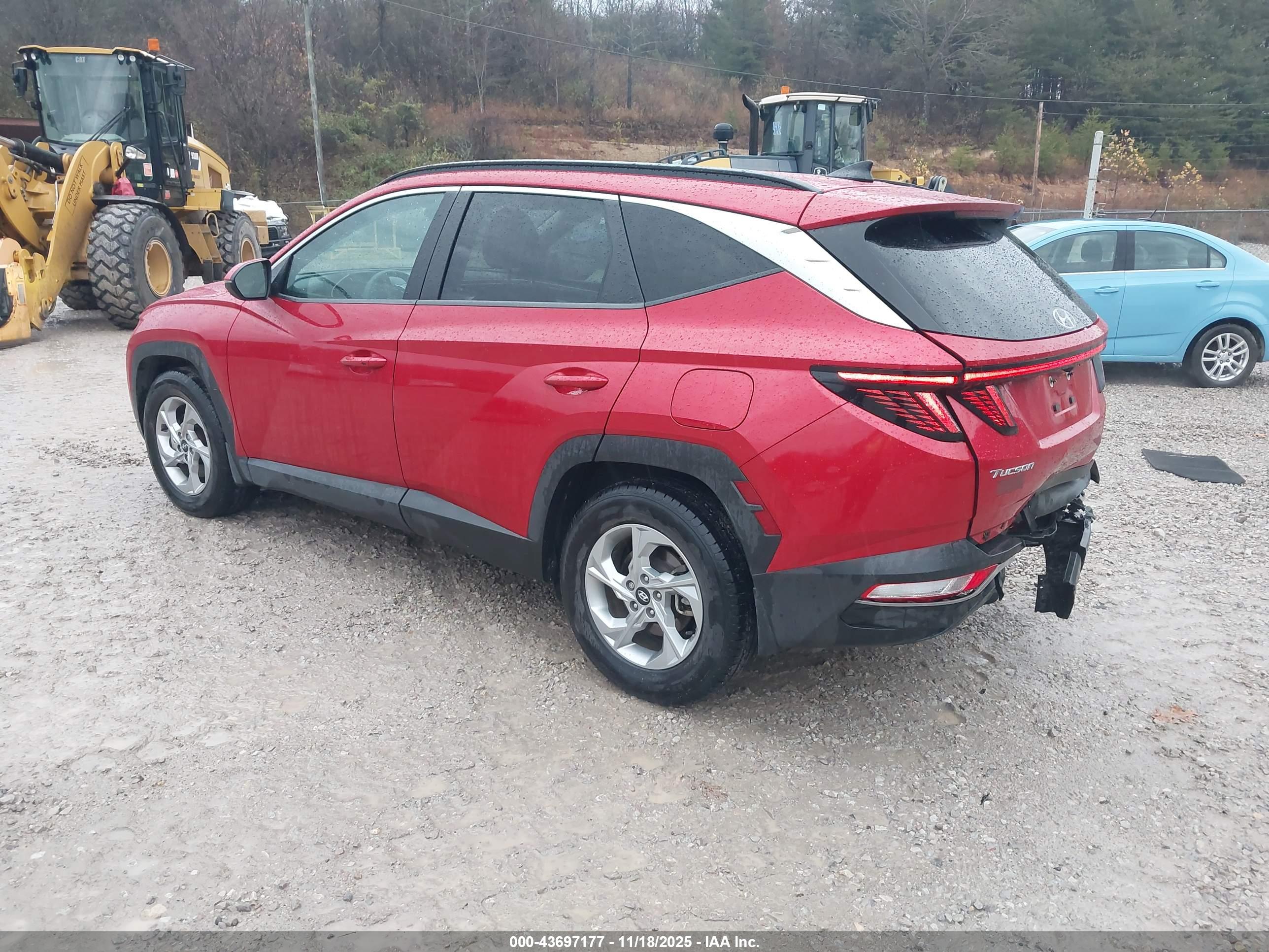 HYUNDAI TUCSON image 3