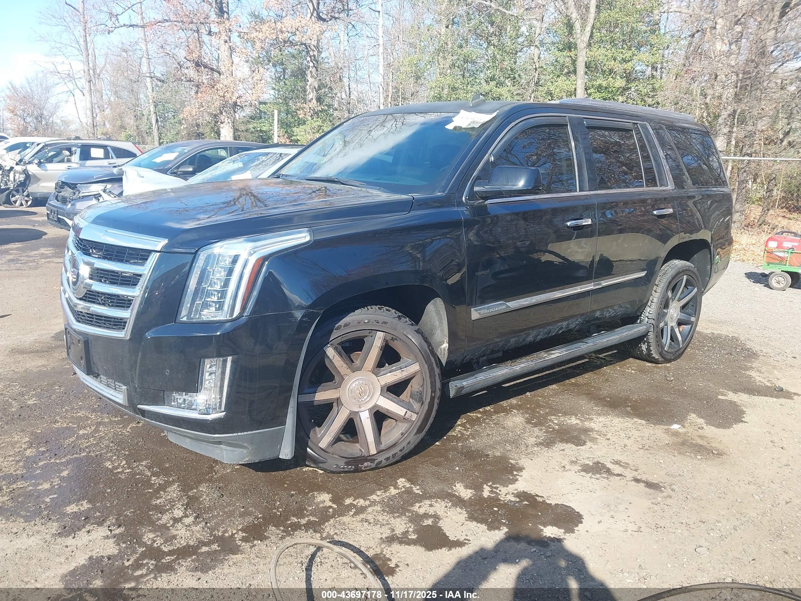 CADILLAC ESCALADE image 2