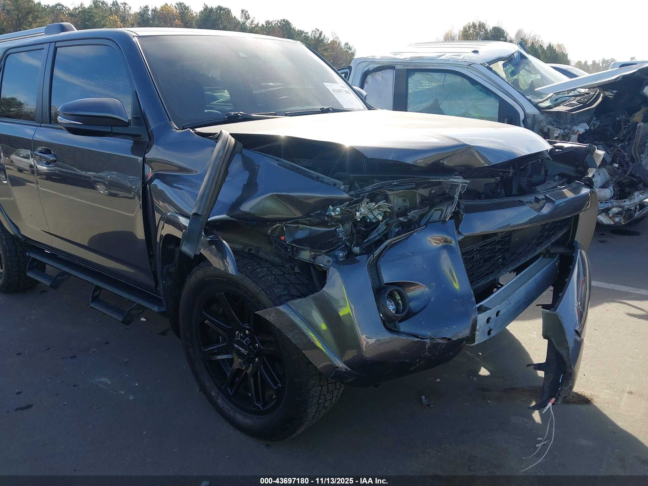 TOYOTA 4RUNNER image 6