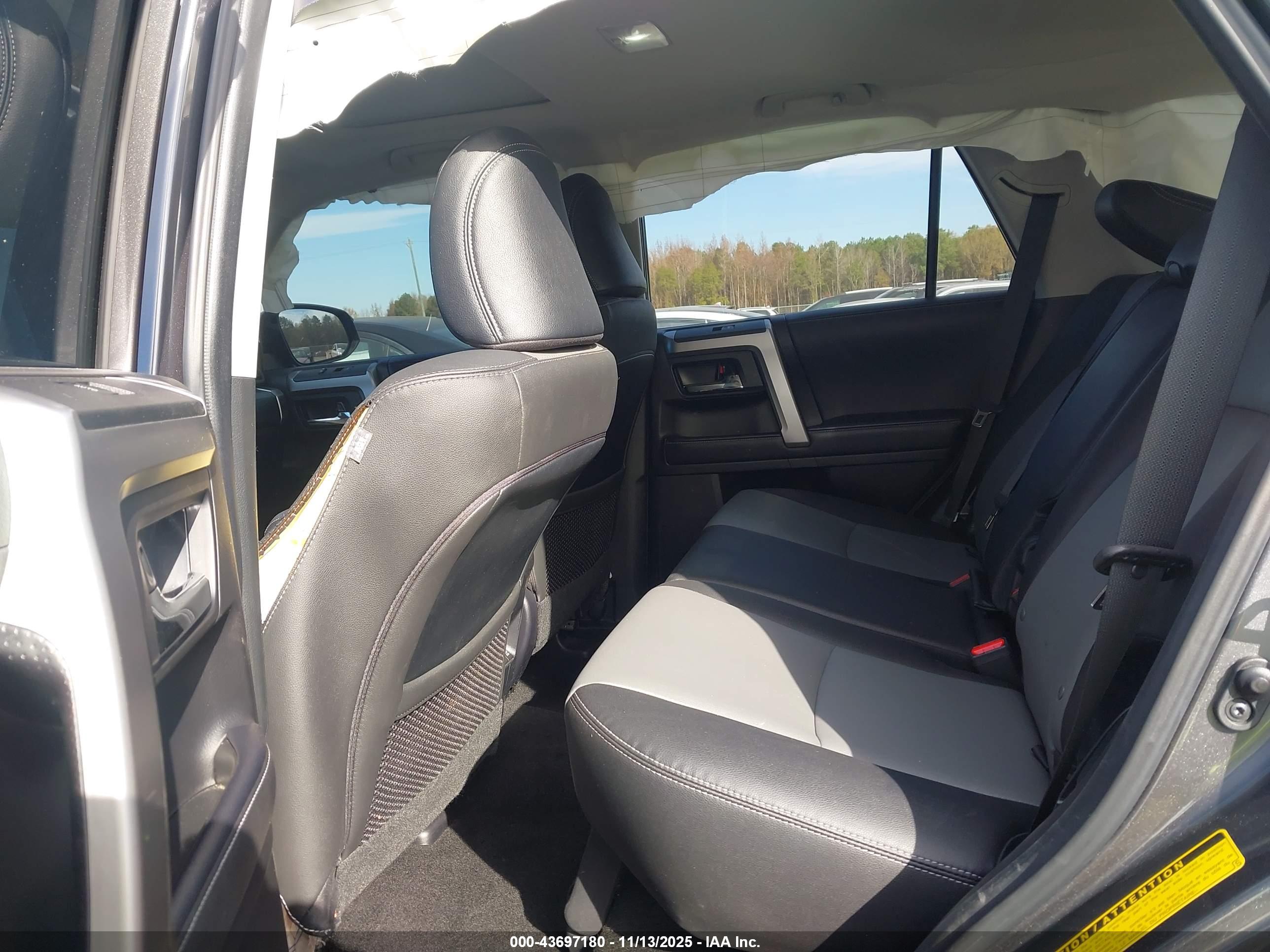 TOYOTA 4RUNNER image 8