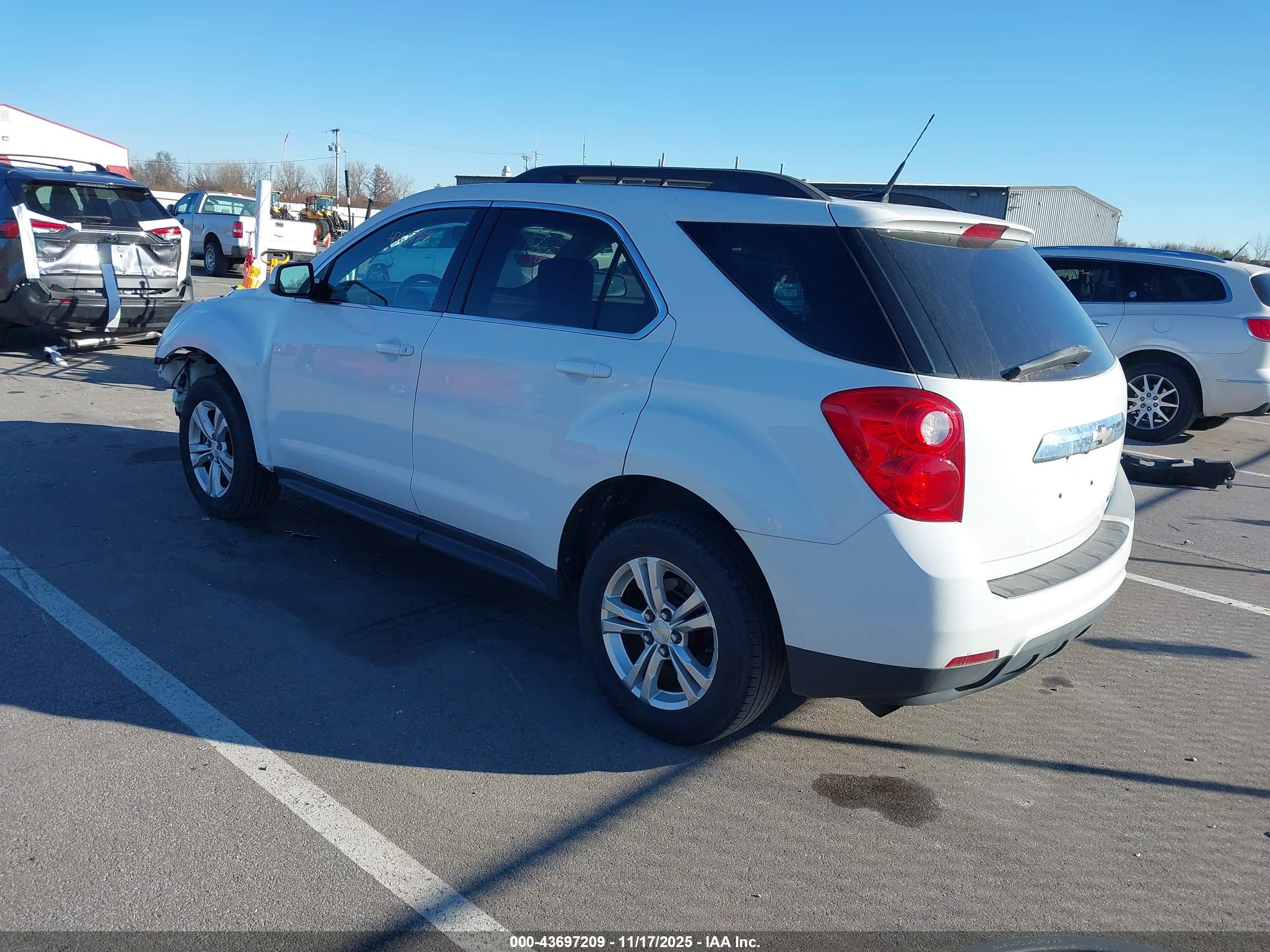 CHEVROLET EQUINOX image 3