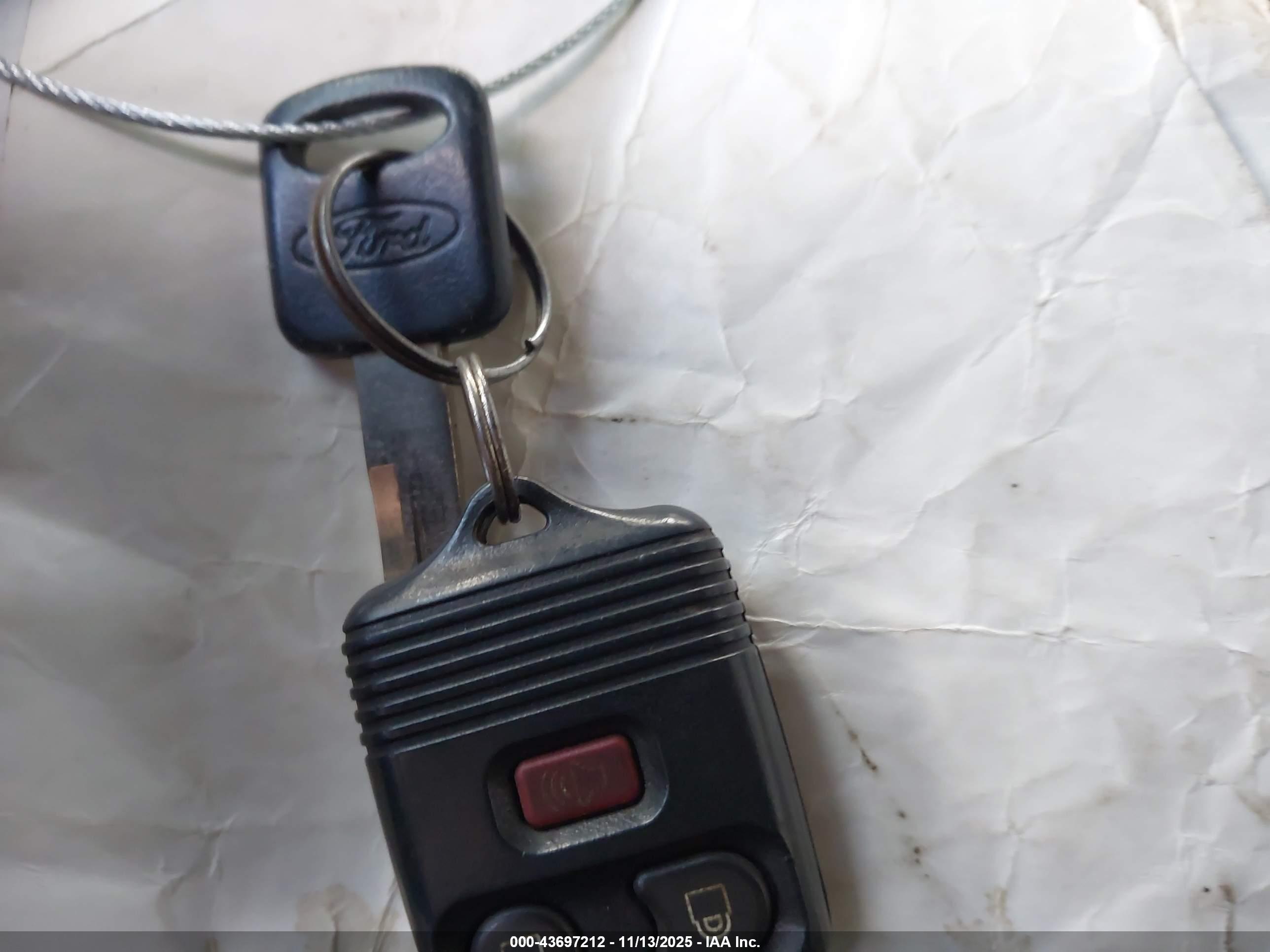 FORD E-250 image 11