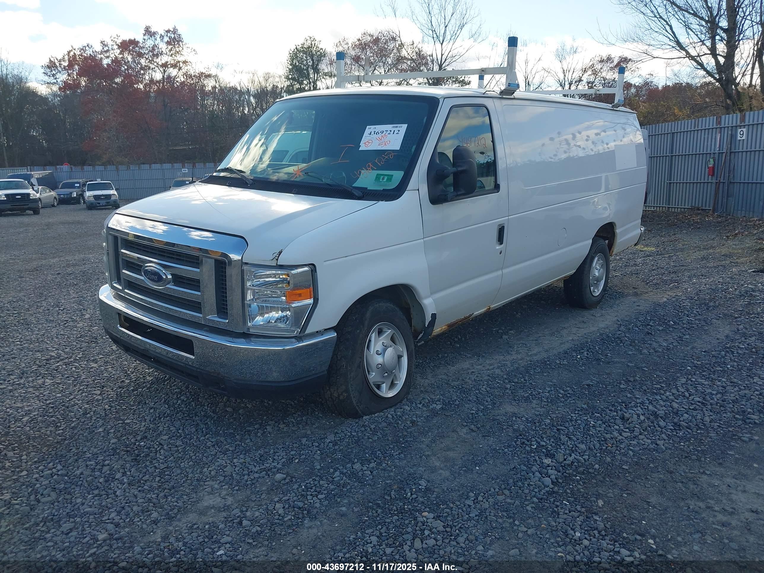 FORD E-250 image 2