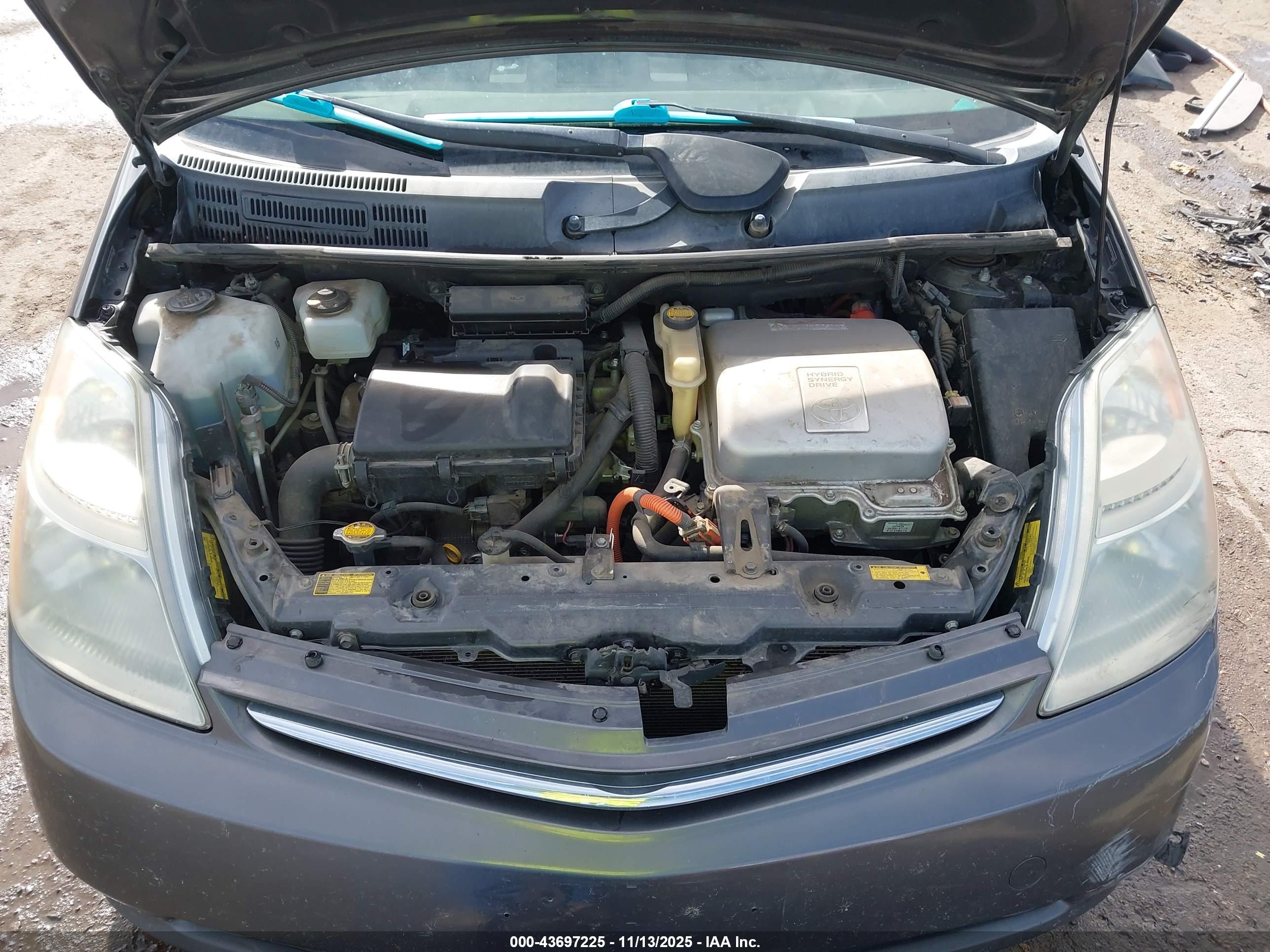TOYOTA PRIUS image 10