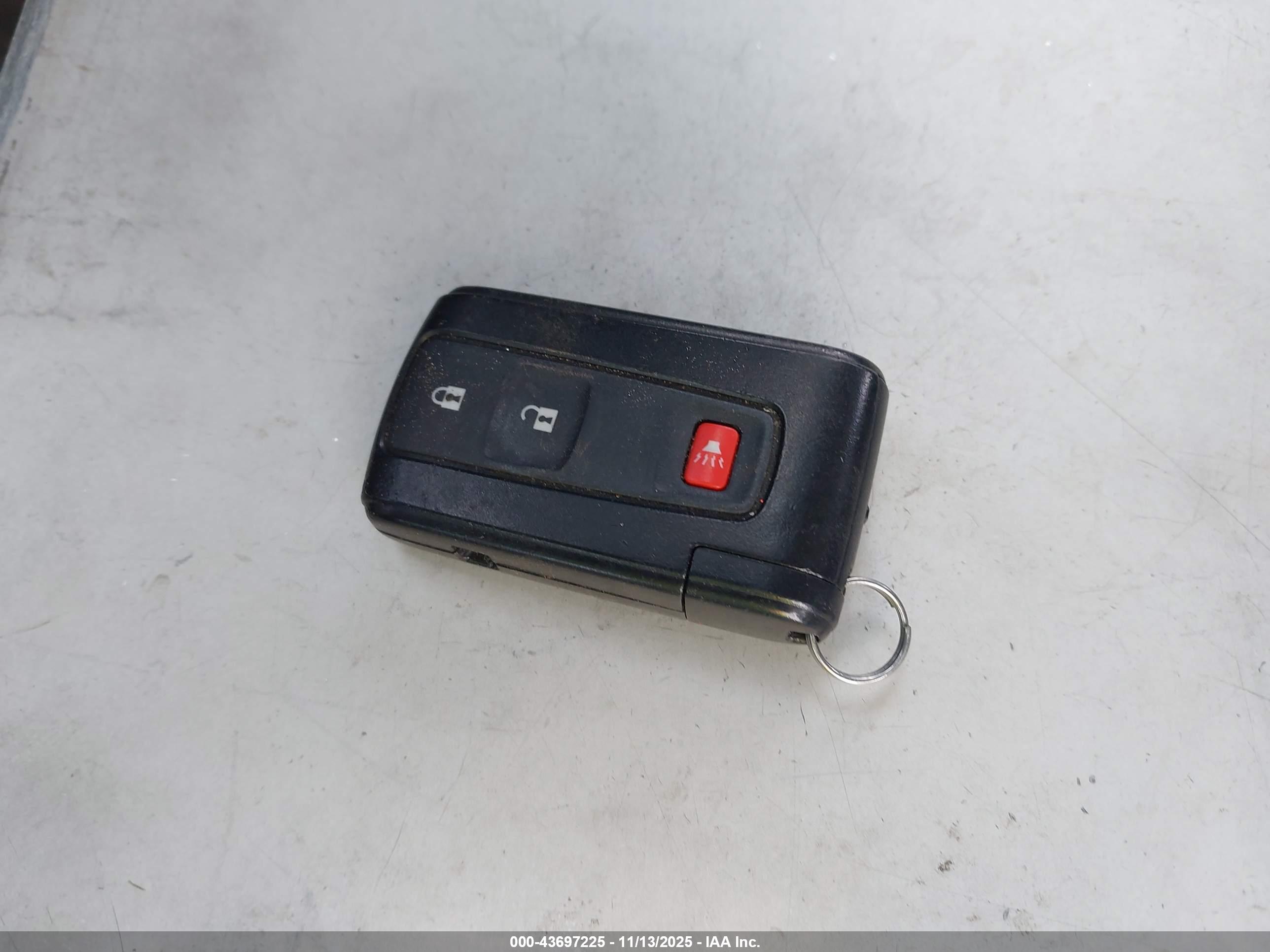 TOYOTA PRIUS image 11