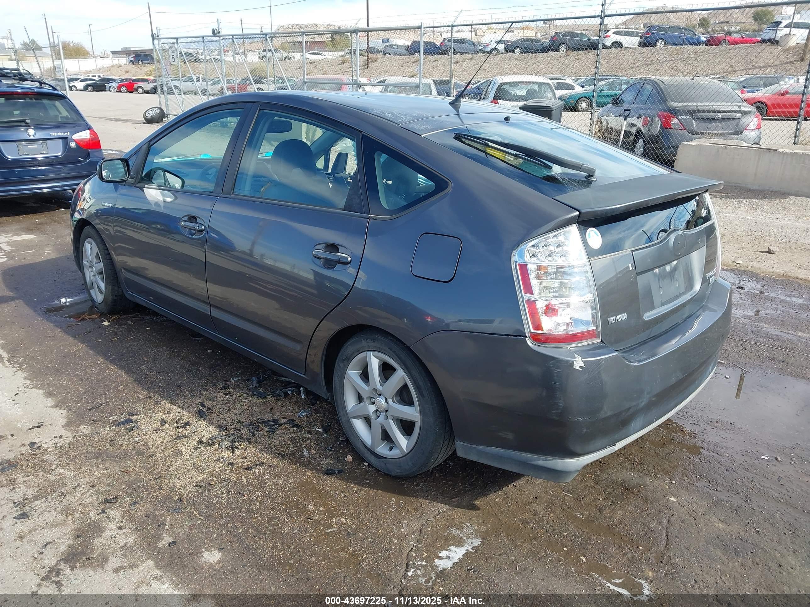 TOYOTA PRIUS image 3