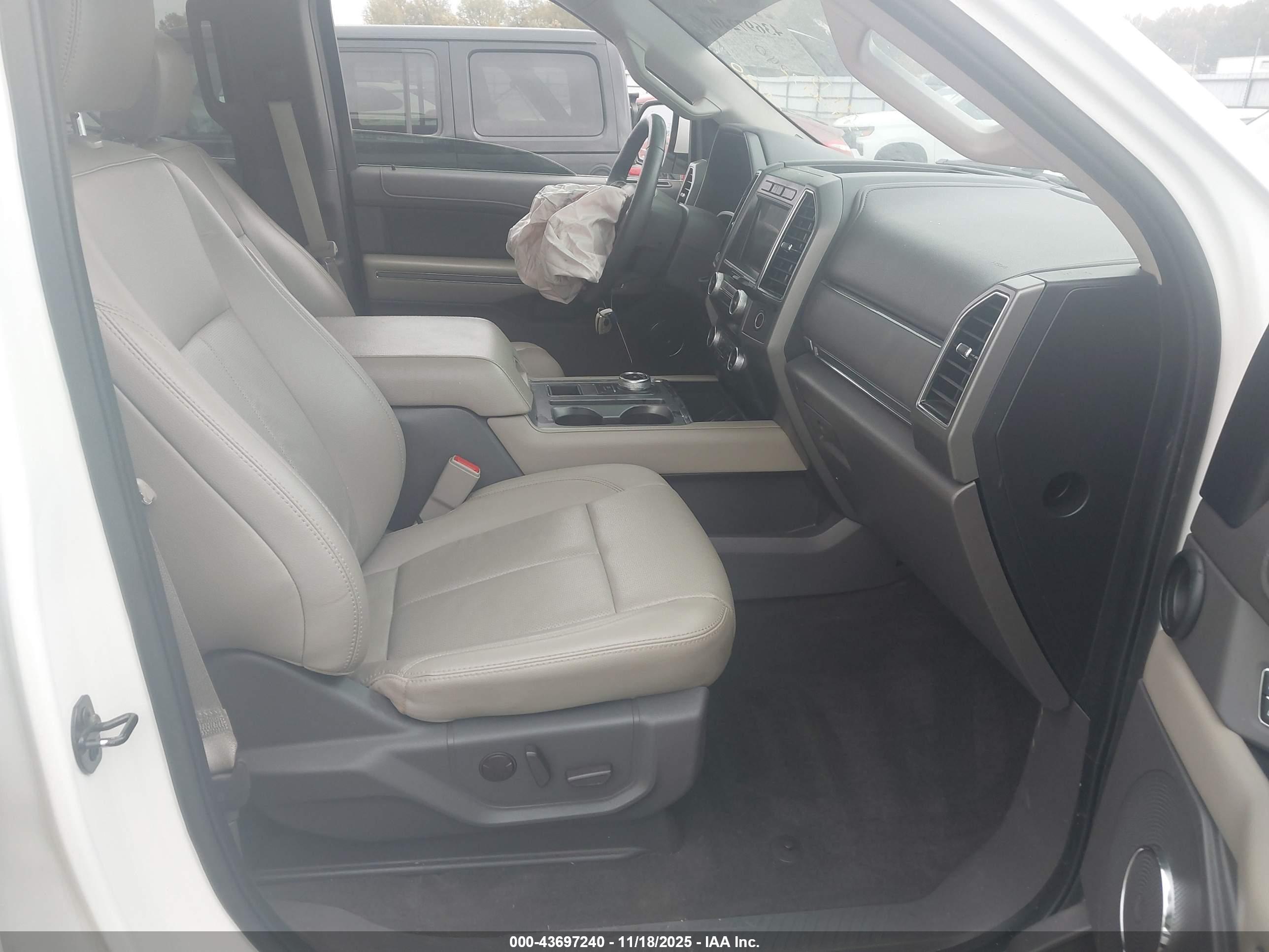 FORD EXPEDITION image 5