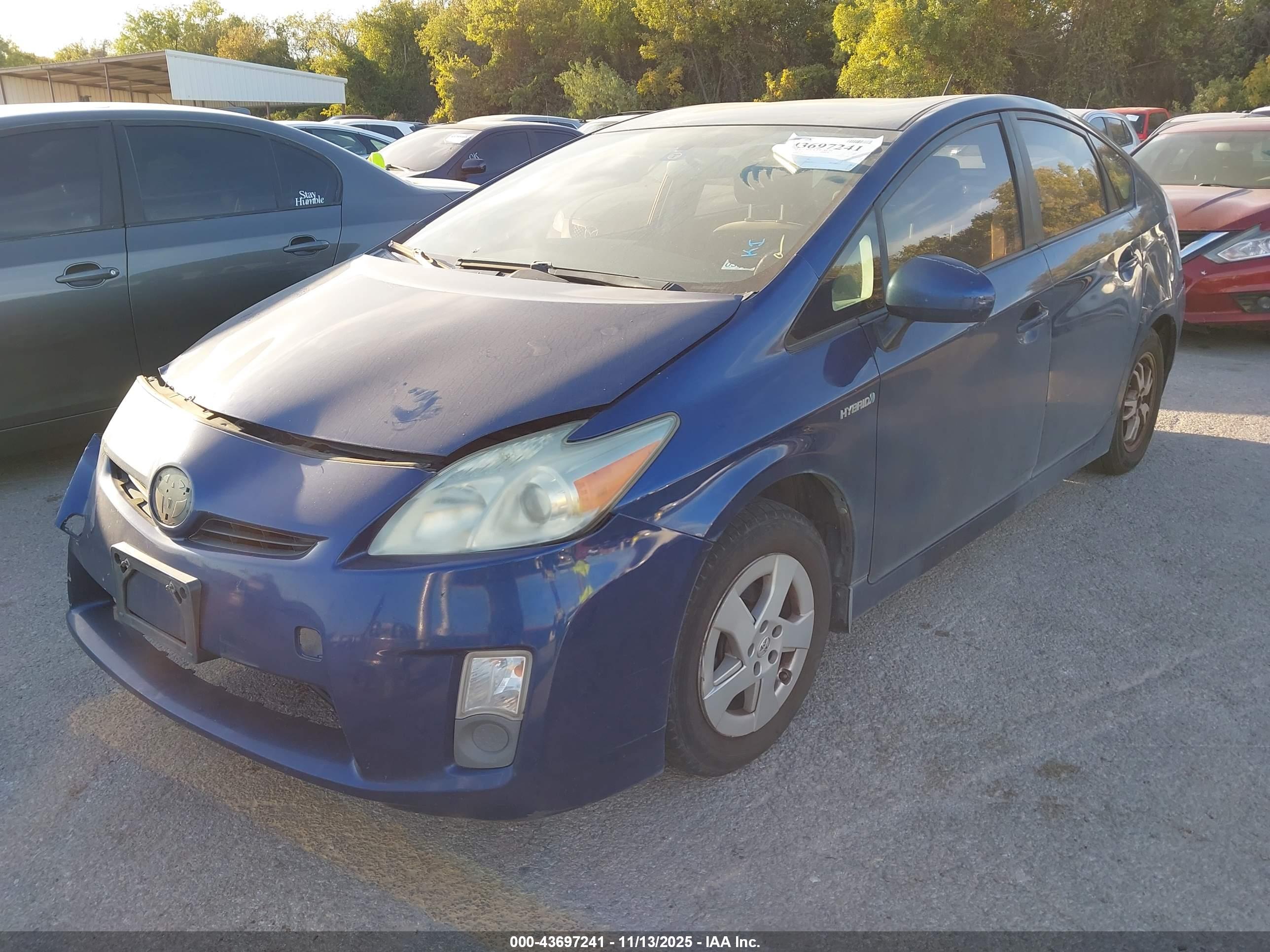 TOYOTA PRIUS image 2