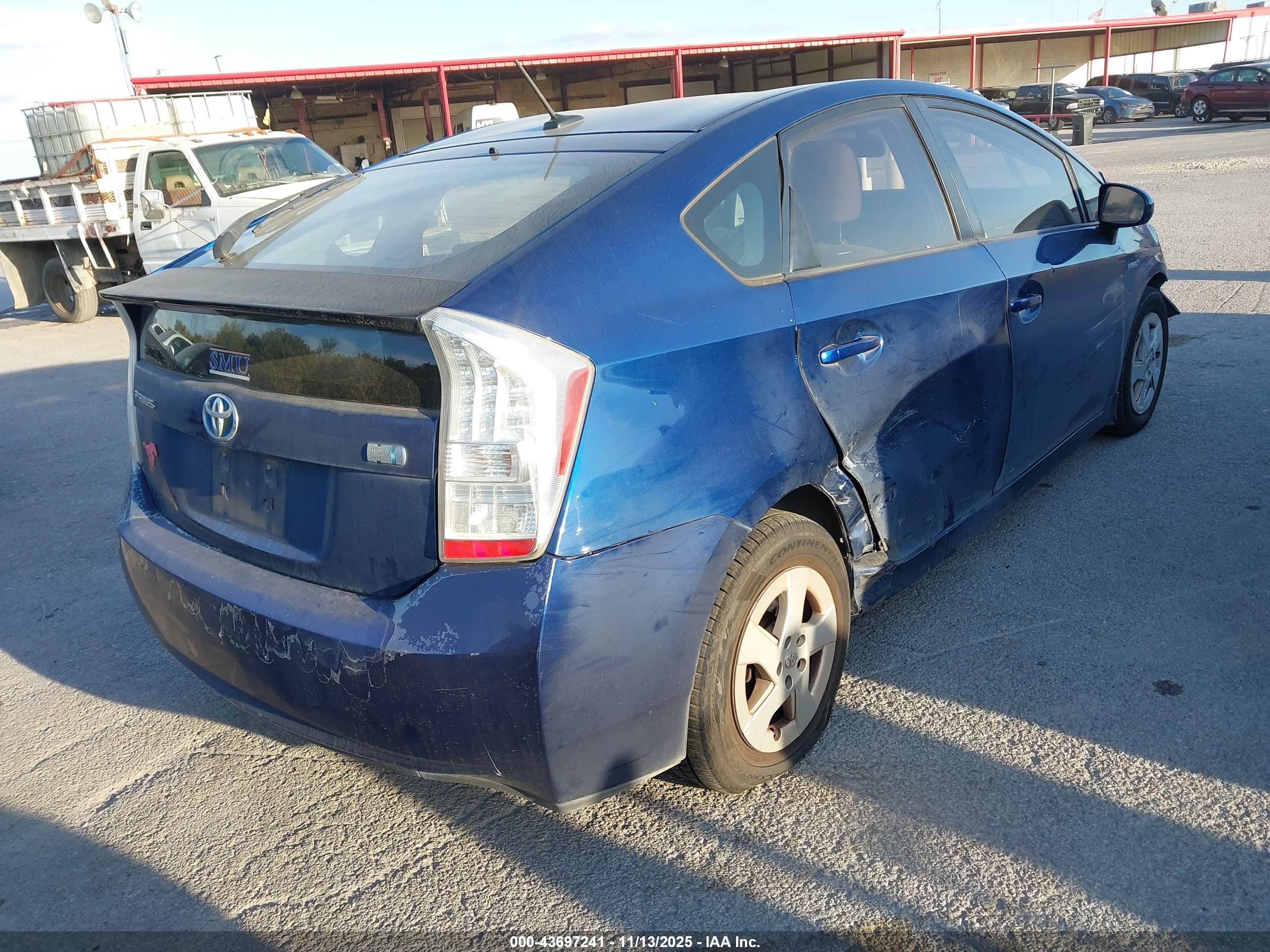 TOYOTA PRIUS image 4