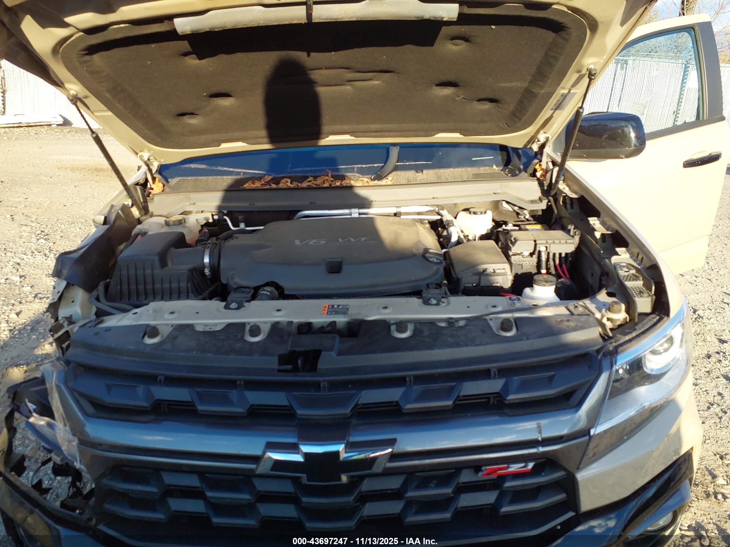 CHEVROLET COLORADO image 10